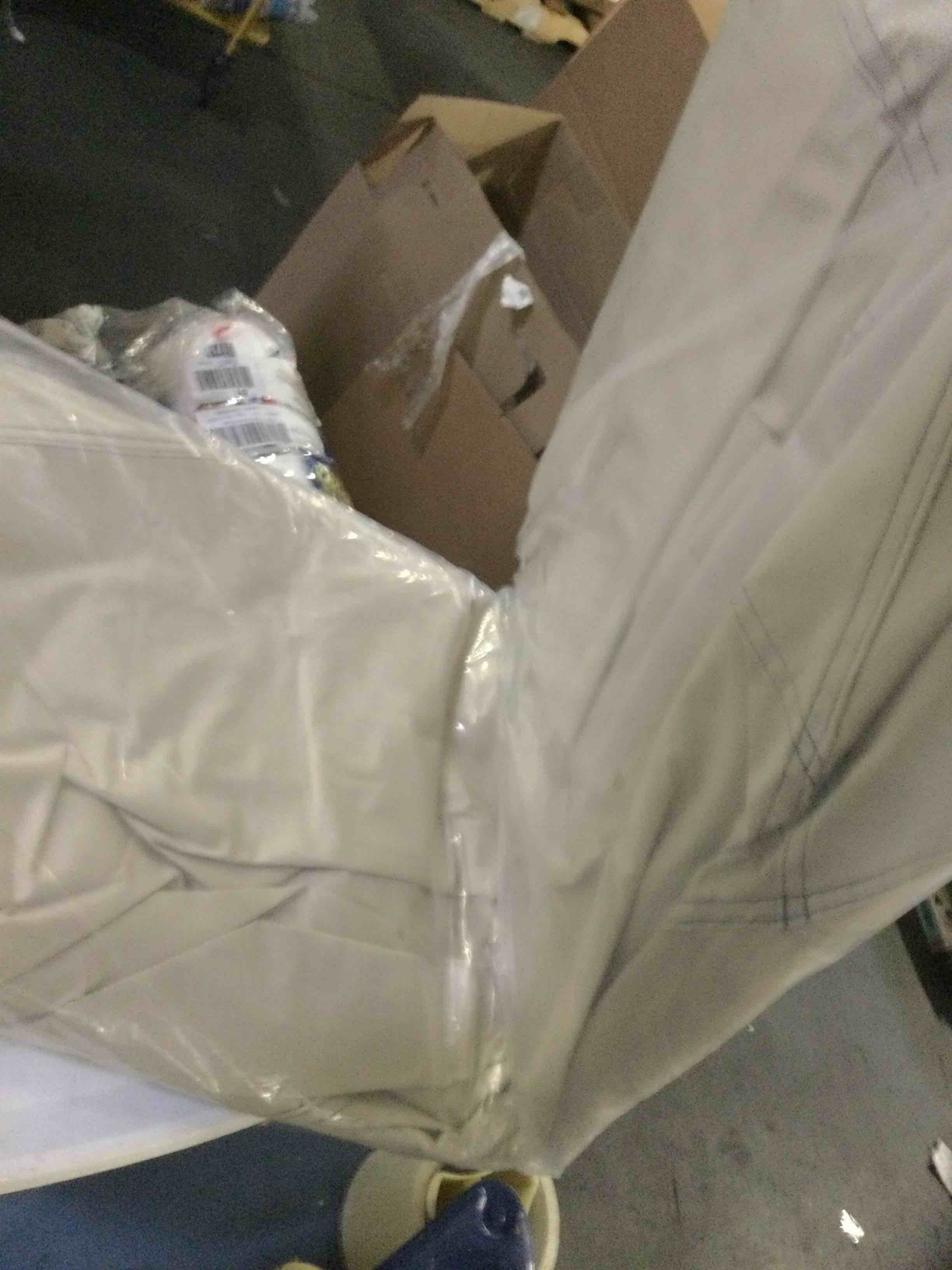 https://s3.amazonaws.com/lotting-images-prod/bidfta/RED5035437_1687458911969.jpeg
