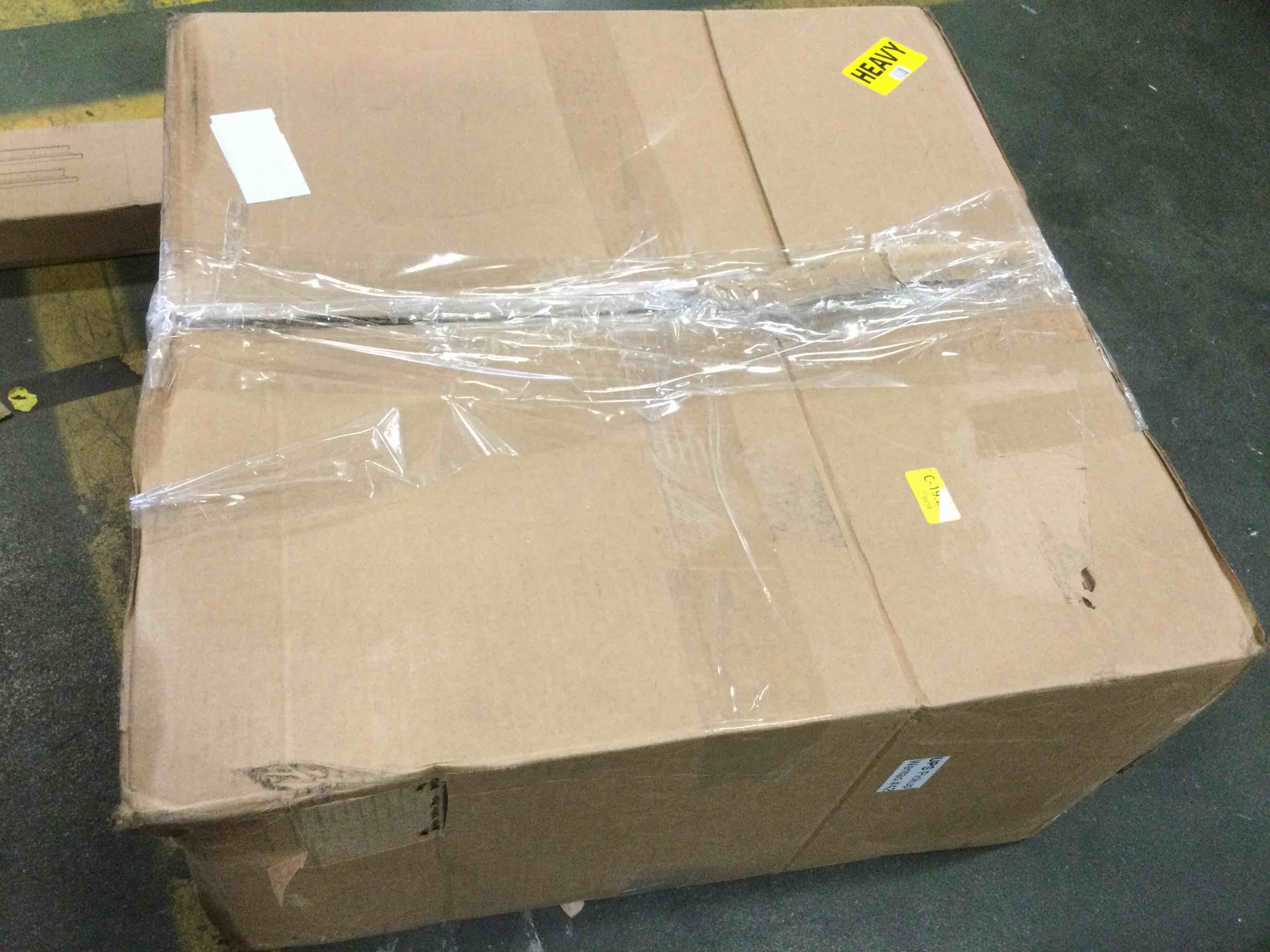 https://s3.amazonaws.com/lotting-images-prod/bidfta/RED5048603_1693225895344.jpeg