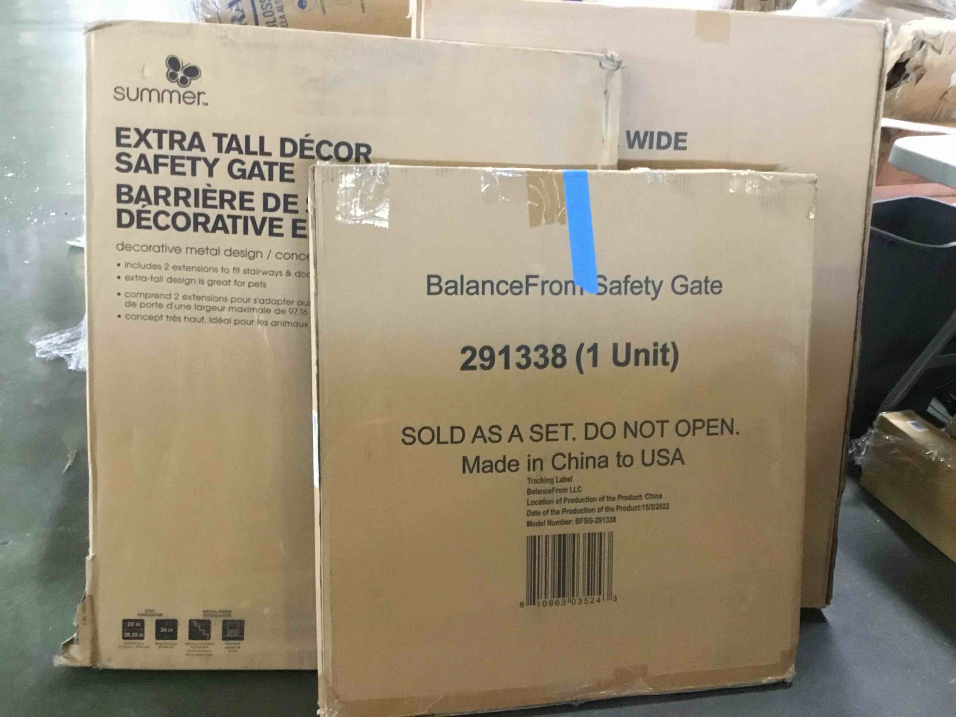 Assorted safety gates sizes and style 