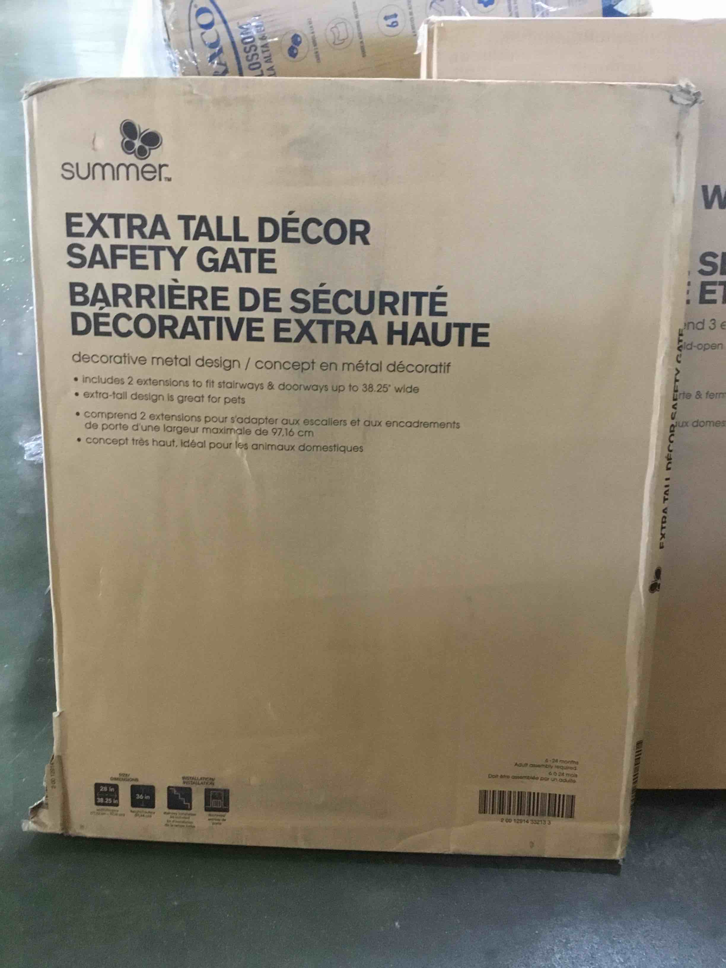 https://s3.amazonaws.com/lotting-images-prod/bidfta/RED5049148_1693575424458.jpeg