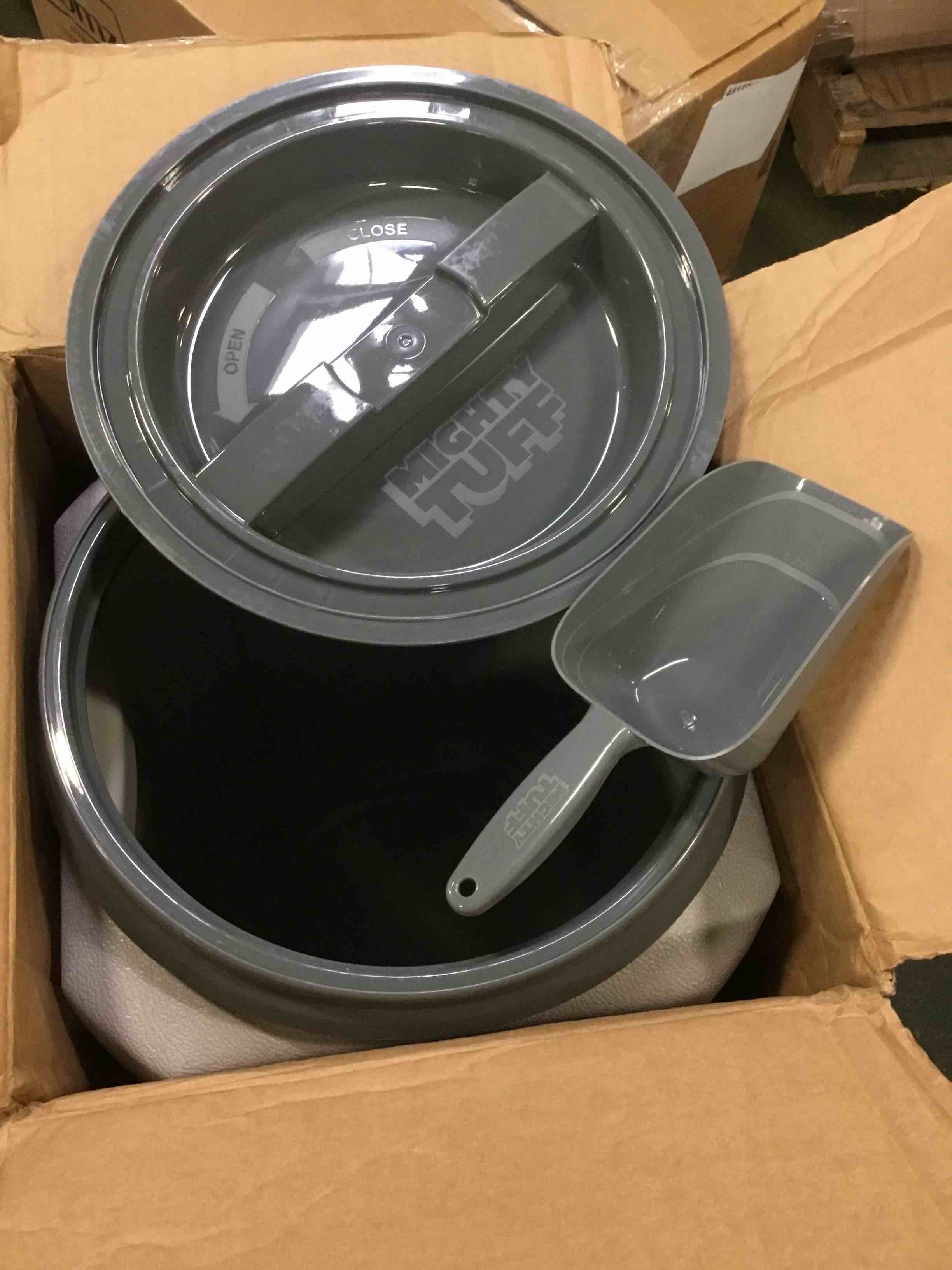 https://s3.amazonaws.com/lotting-images-prod/bidfta/RED5049439_1694092823101.jpeg