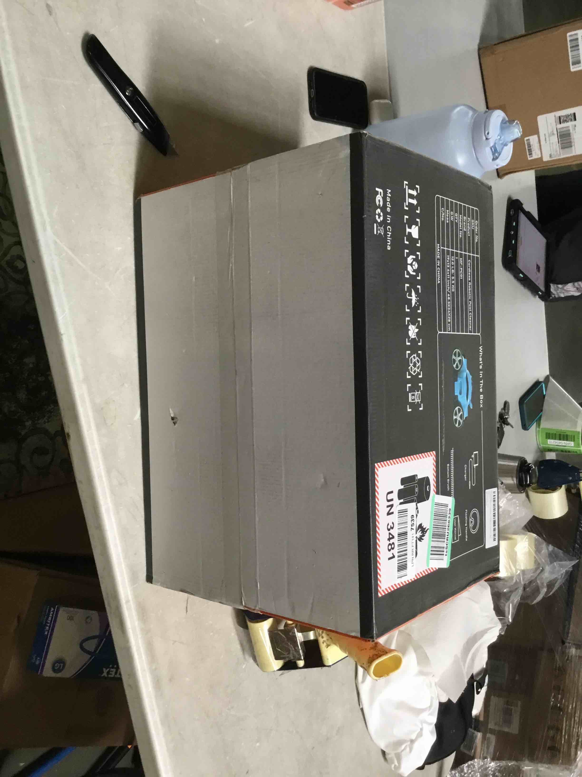 https://s3.amazonaws.com/lotting-images-prod/bidfta/RED5050961_1692639519099.jpeg