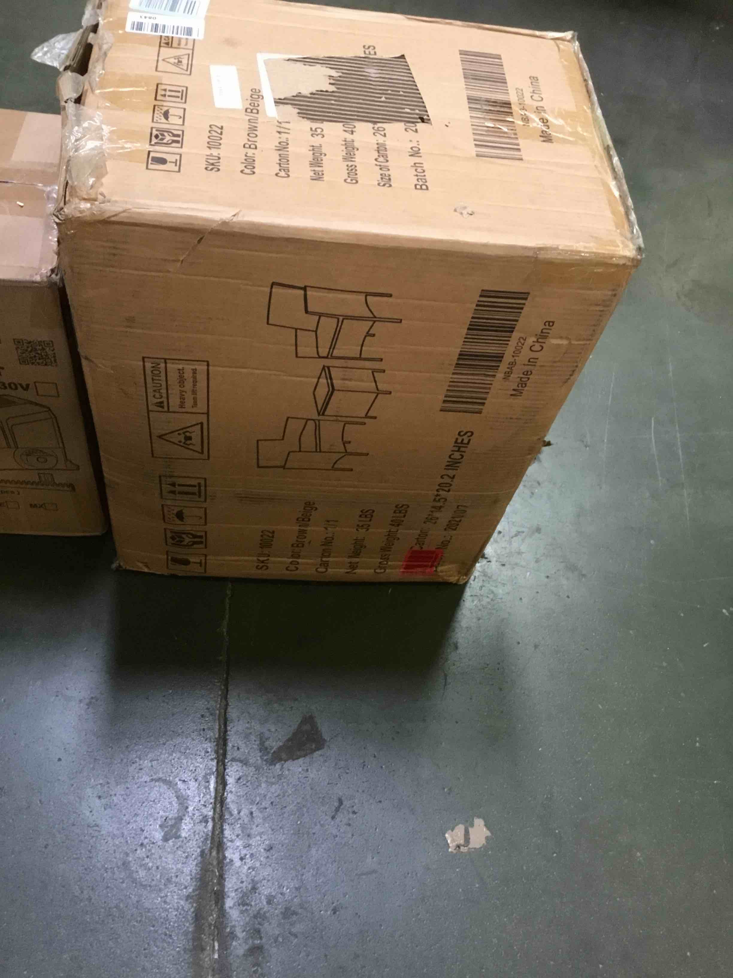 https://s3.amazonaws.com/lotting-images-prod/bidfta/RED5051016_1692648151700.jpeg