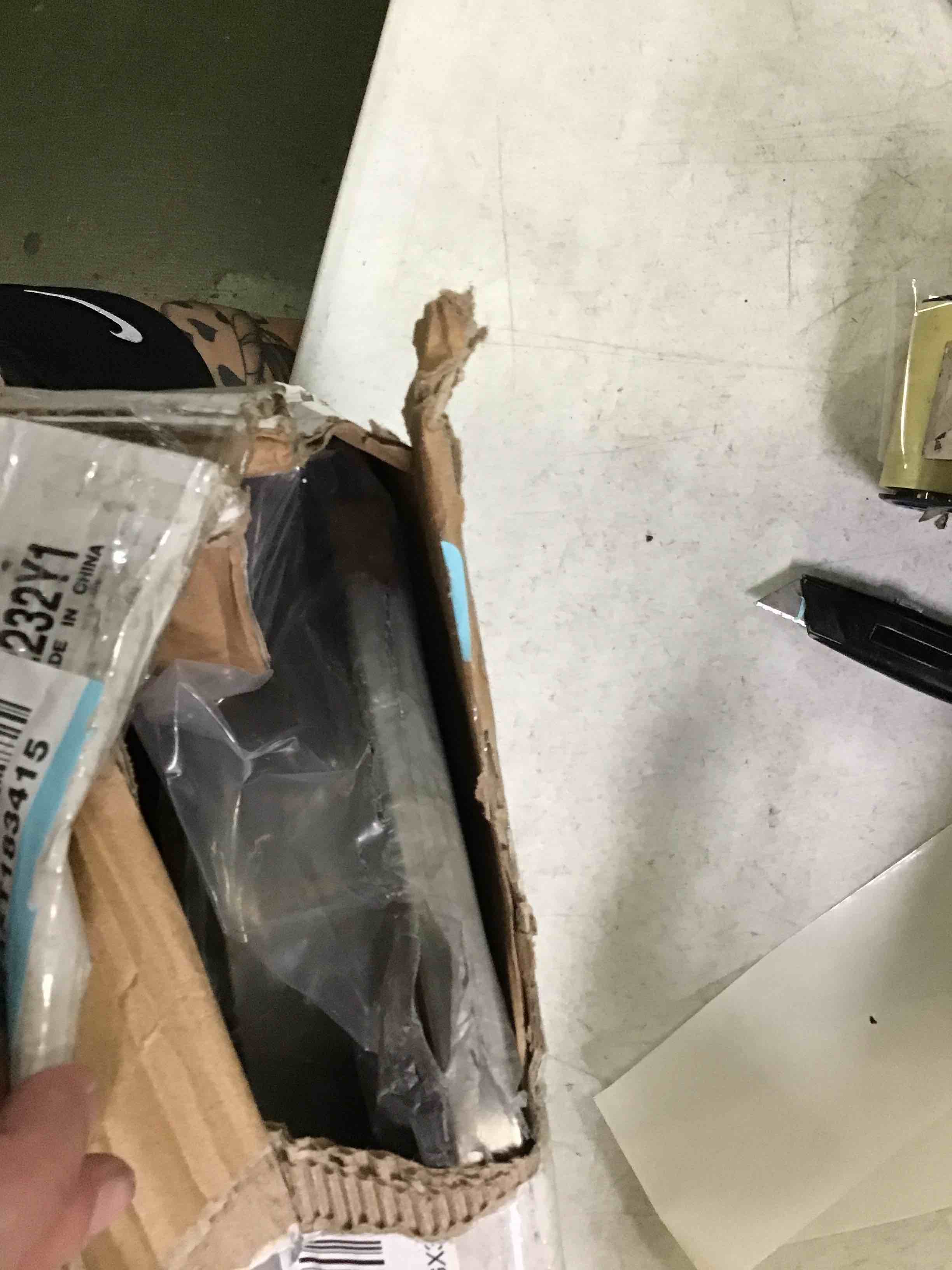 https://s3.amazonaws.com/lotting-images-prod/bidfta/RED5051321_1692816144316.jpeg