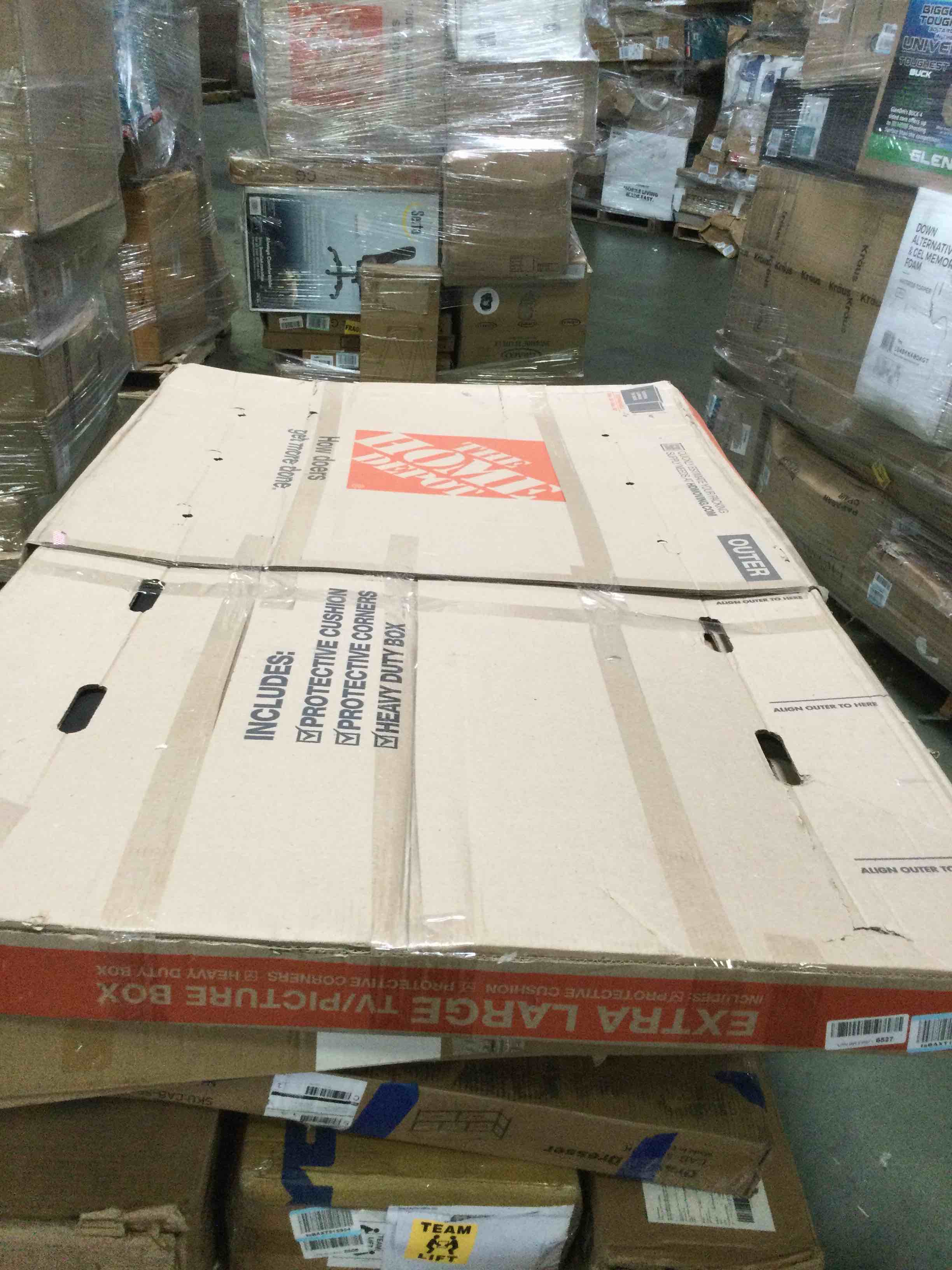 https://s3.amazonaws.com/lotting-images-prod/bidfta/RED5051528_1692906518560.jpeg
