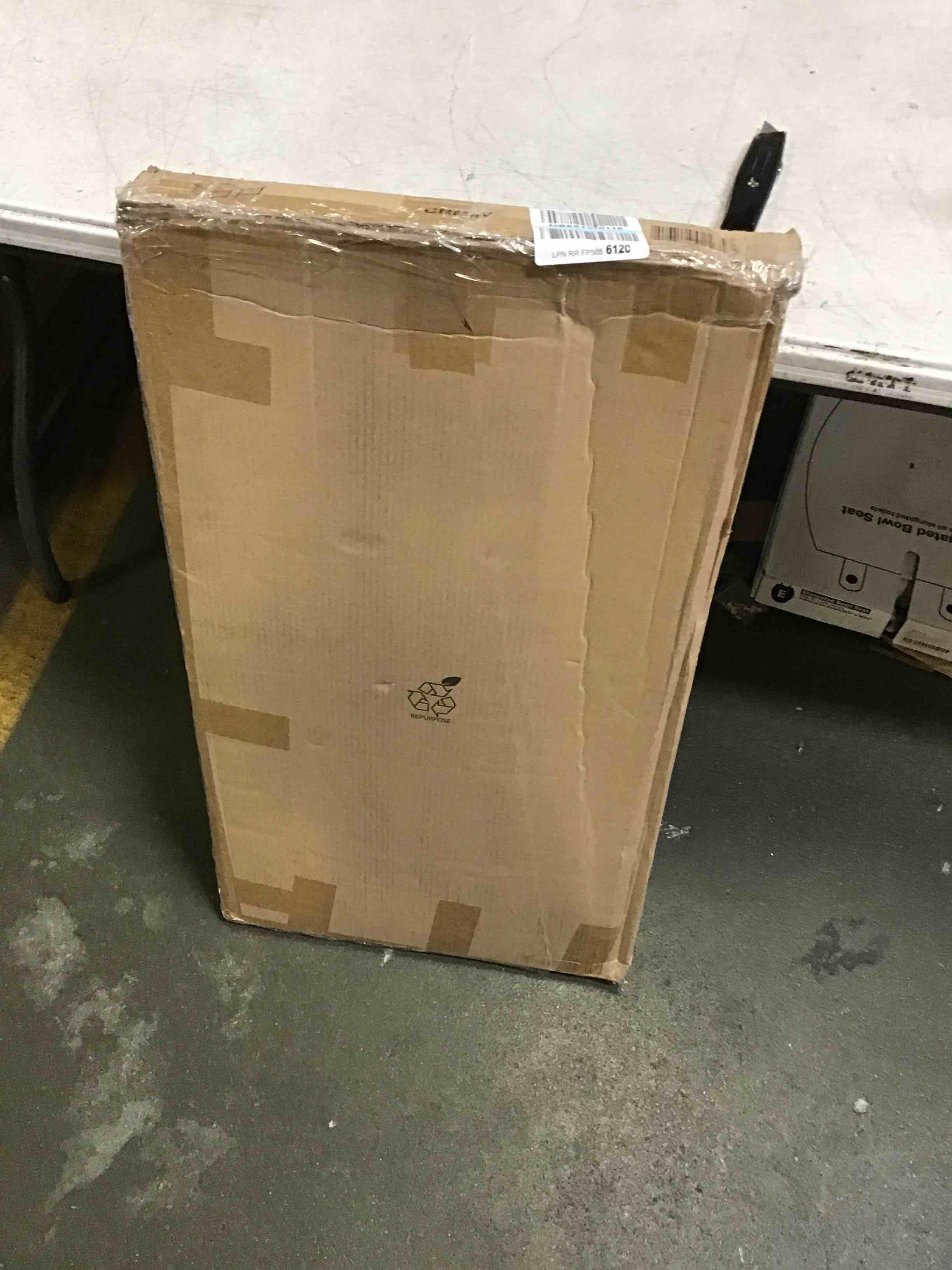 https://s3.amazonaws.com/lotting-images-prod/bidfta/RED5051661_1692986917869.jpeg