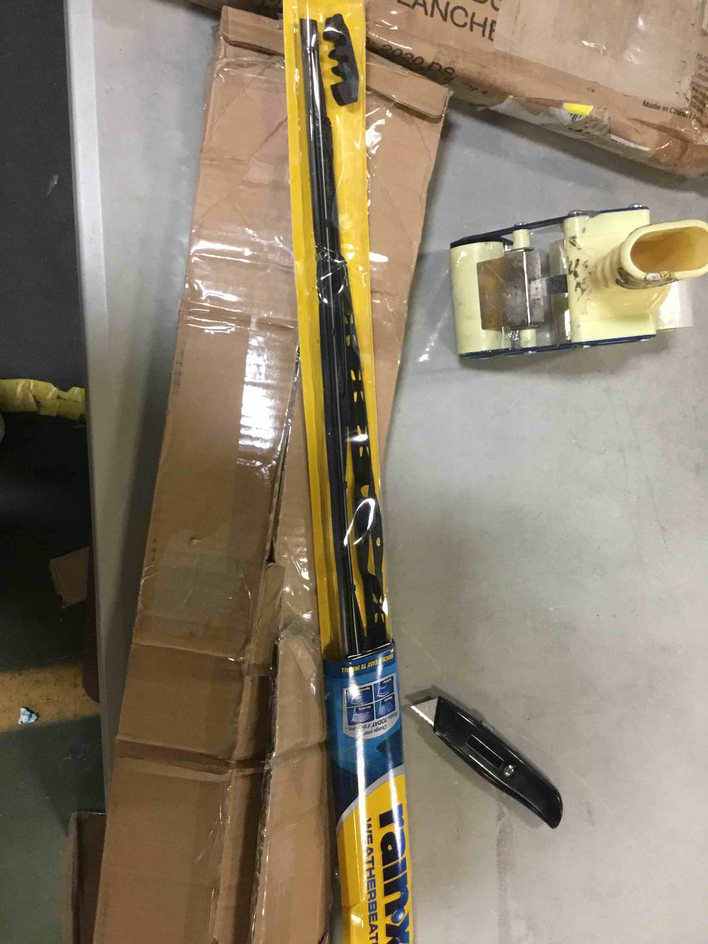 https://s3.amazonaws.com/lotting-images-prod/bidfta/RED5051808_1693307522034.jpeg