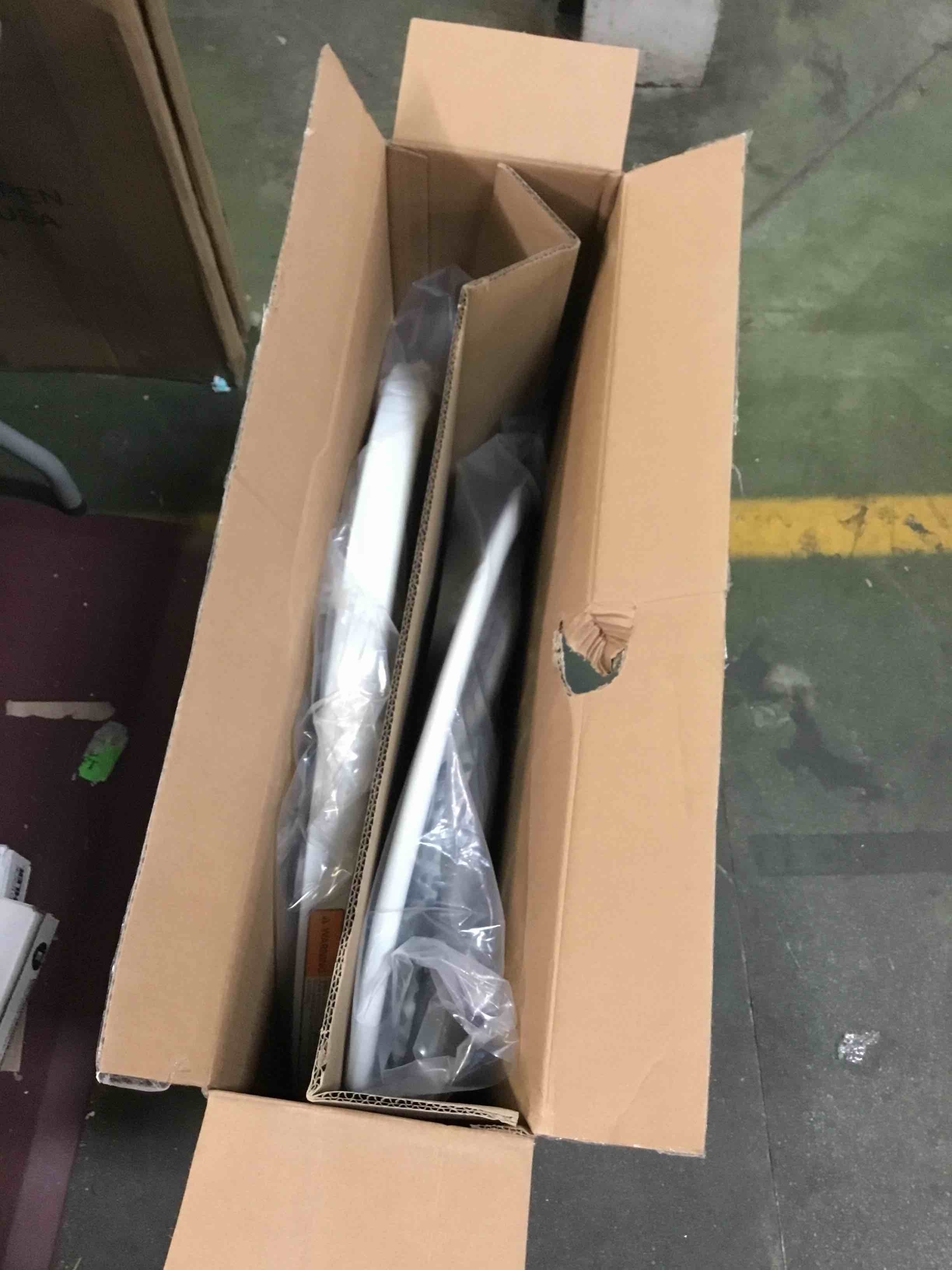 https://s3.amazonaws.com/lotting-images-prod/bidfta/RED5051925_1693331462333.jpeg