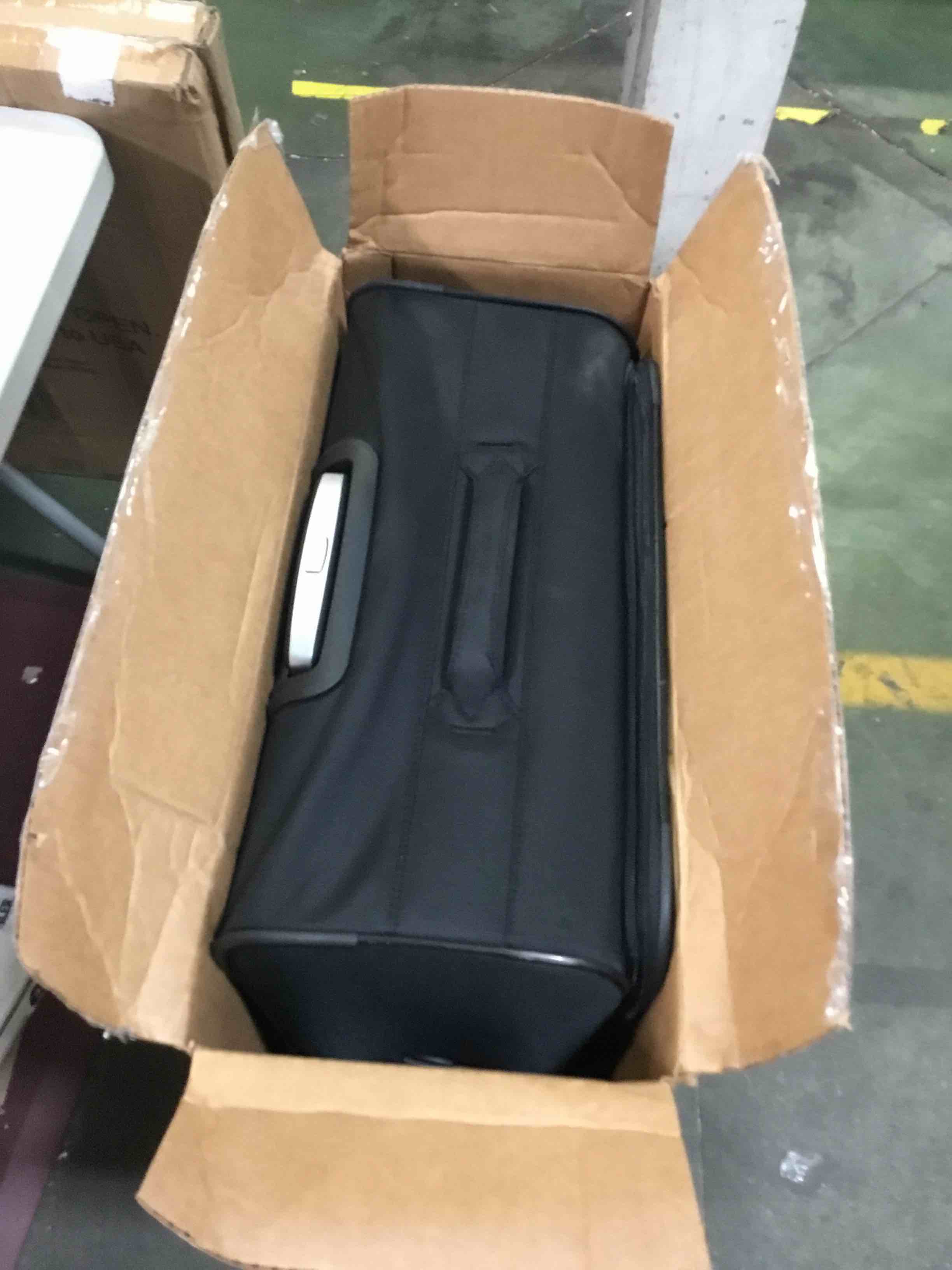https://s3.amazonaws.com/lotting-images-prod/bidfta/RED5051926_1693331567221.jpeg