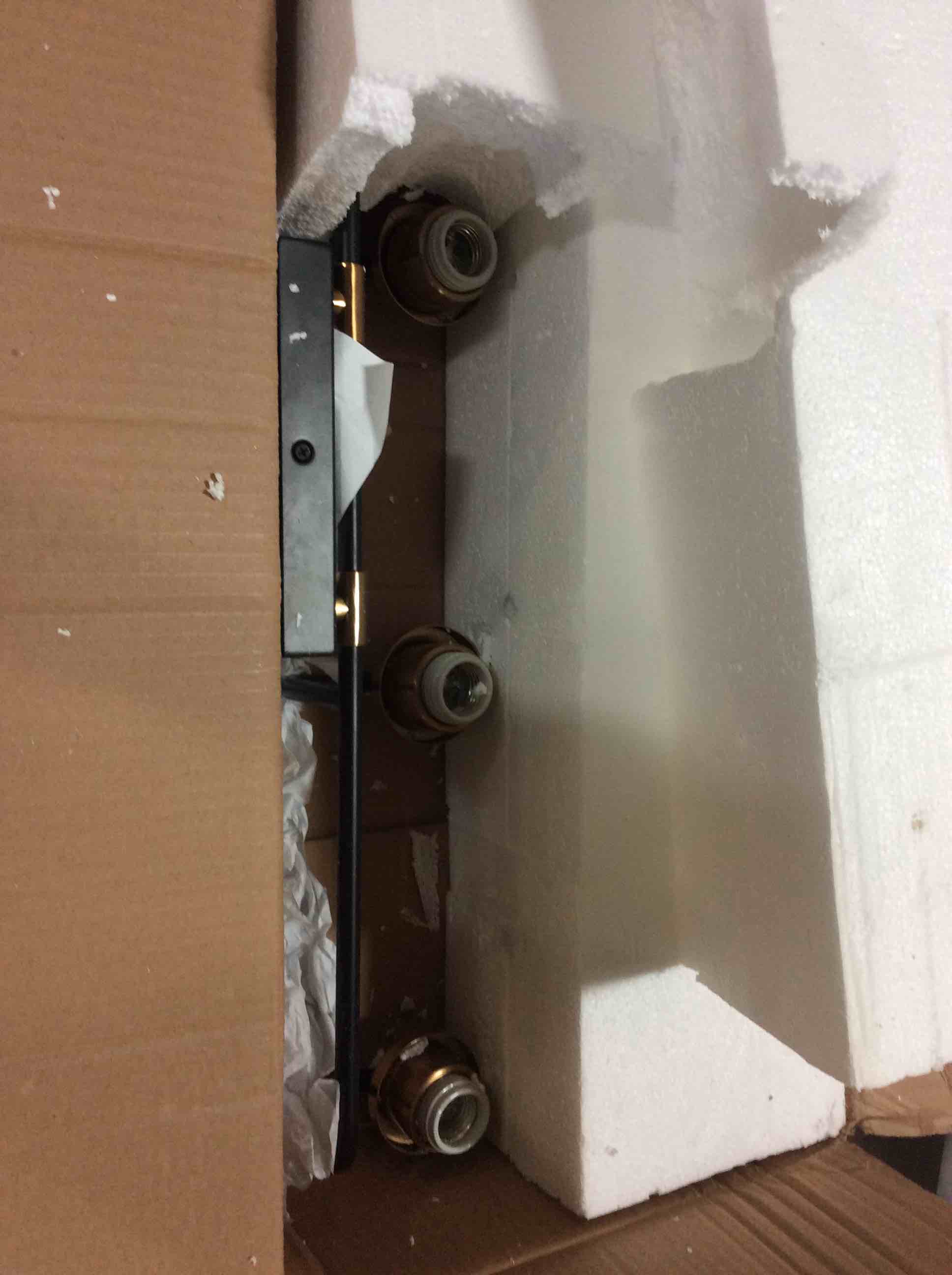 https://s3.amazonaws.com/lotting-images-prod/bidfta/RED5052252_1693570190919.jpeg