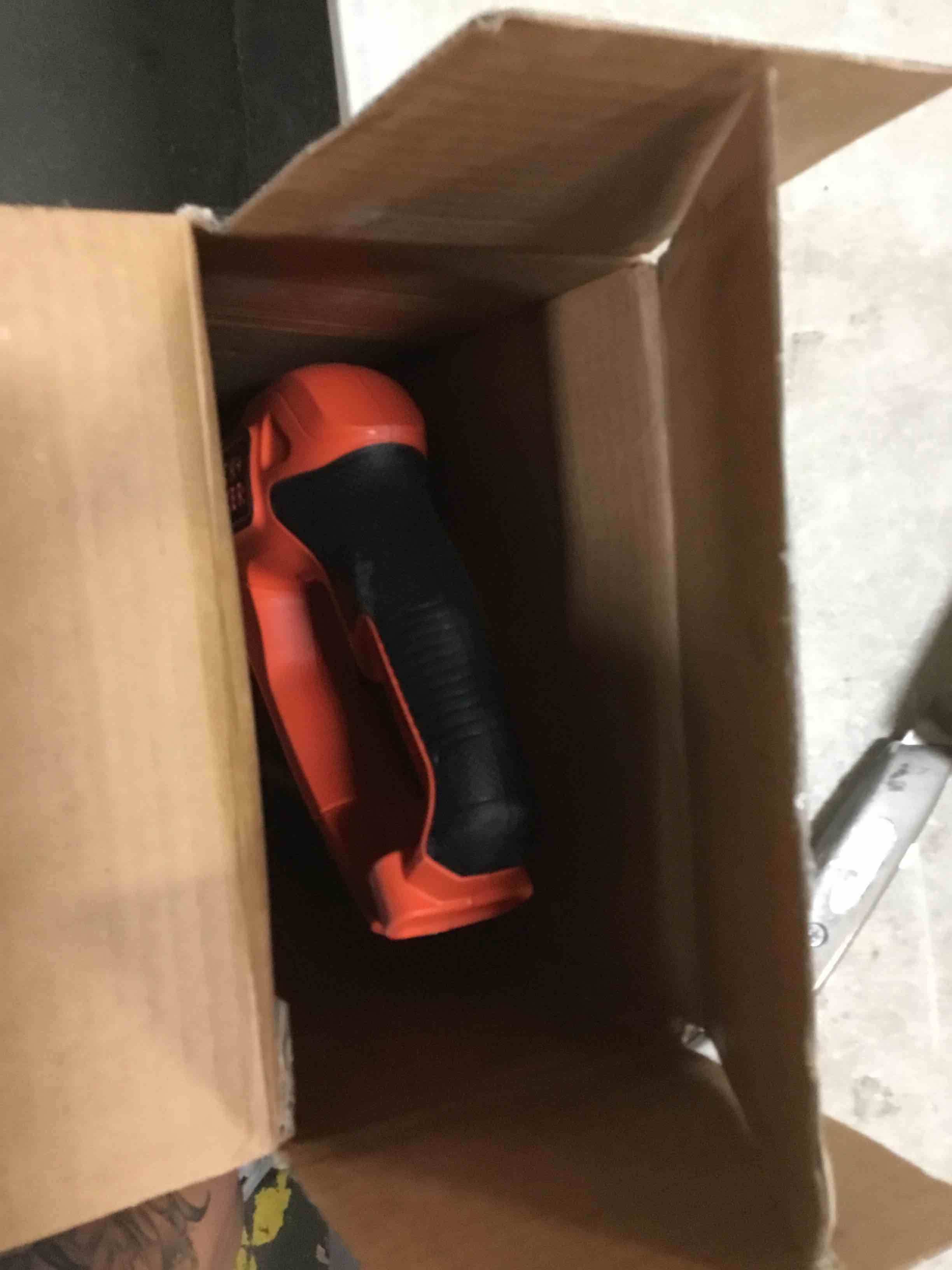 https://s3.amazonaws.com/lotting-images-prod/bidfta/RED5052341_1693916382623.jpeg