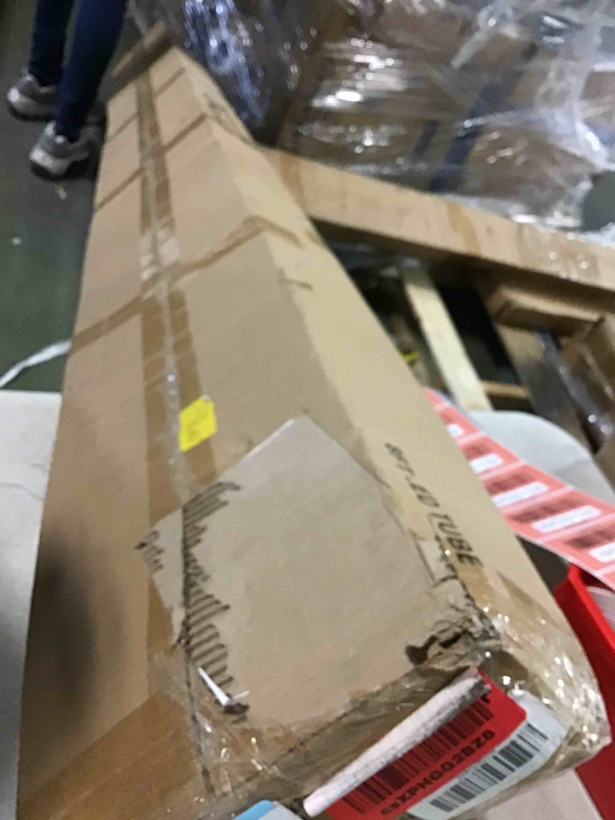 https://s3.amazonaws.com/lotting-images-prod/bidfta/RED5052486_1692879710663.jpeg