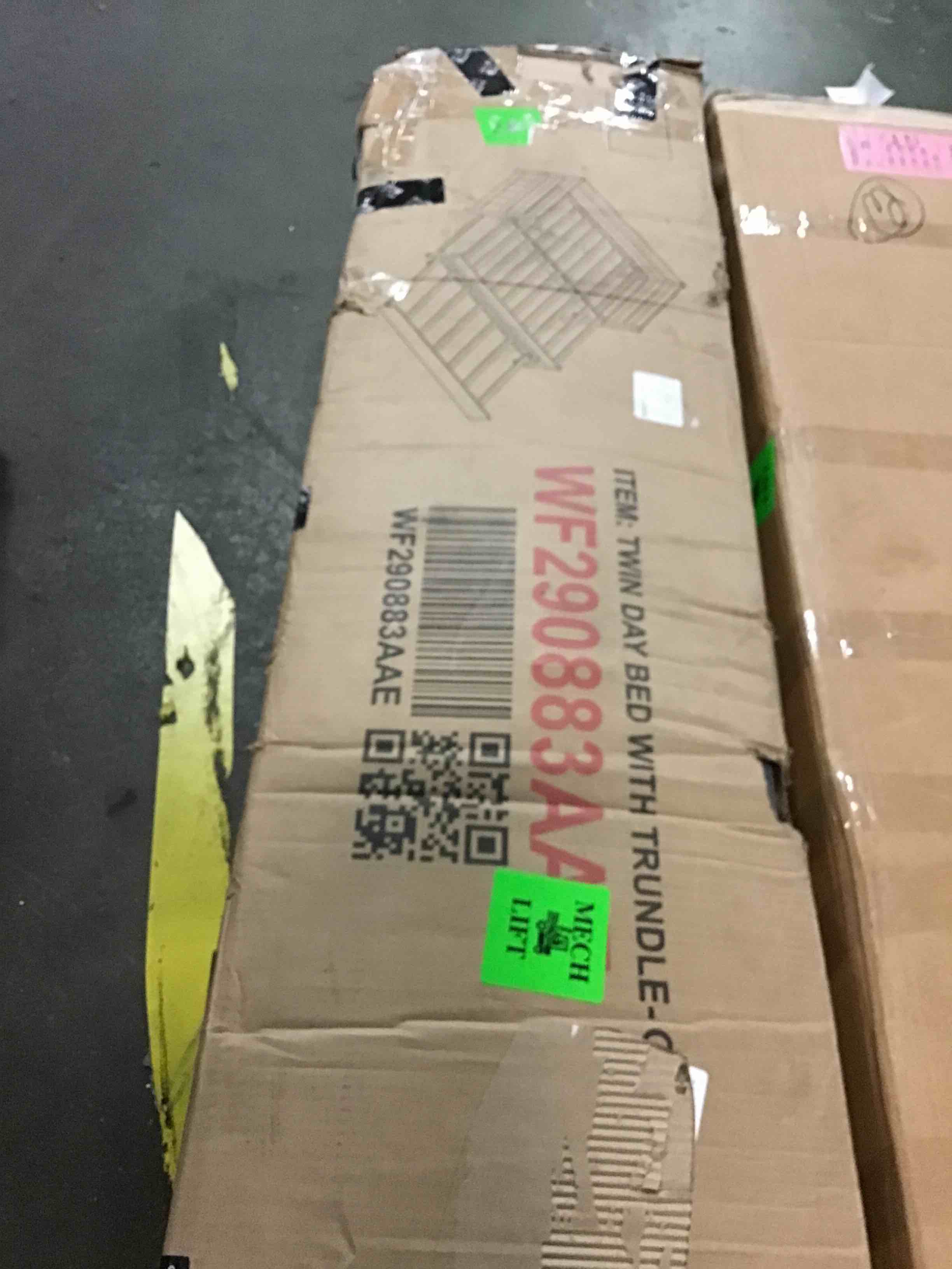 https://s3.amazonaws.com/lotting-images-prod/bidfta/RED5052522_1692883765967.jpeg