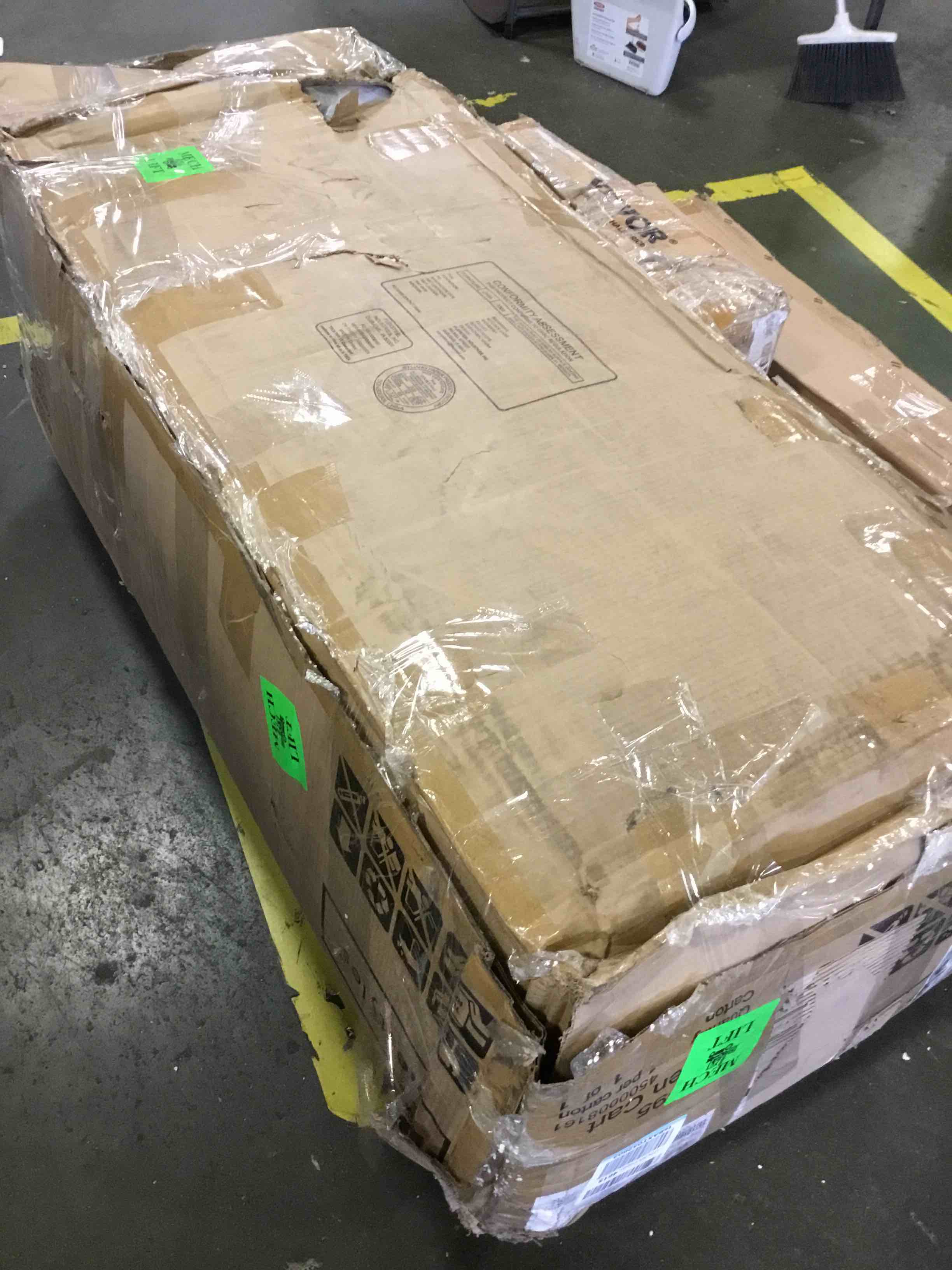 https://s3.amazonaws.com/lotting-images-prod/bidfta/RED5052797_1693340765744.jpeg