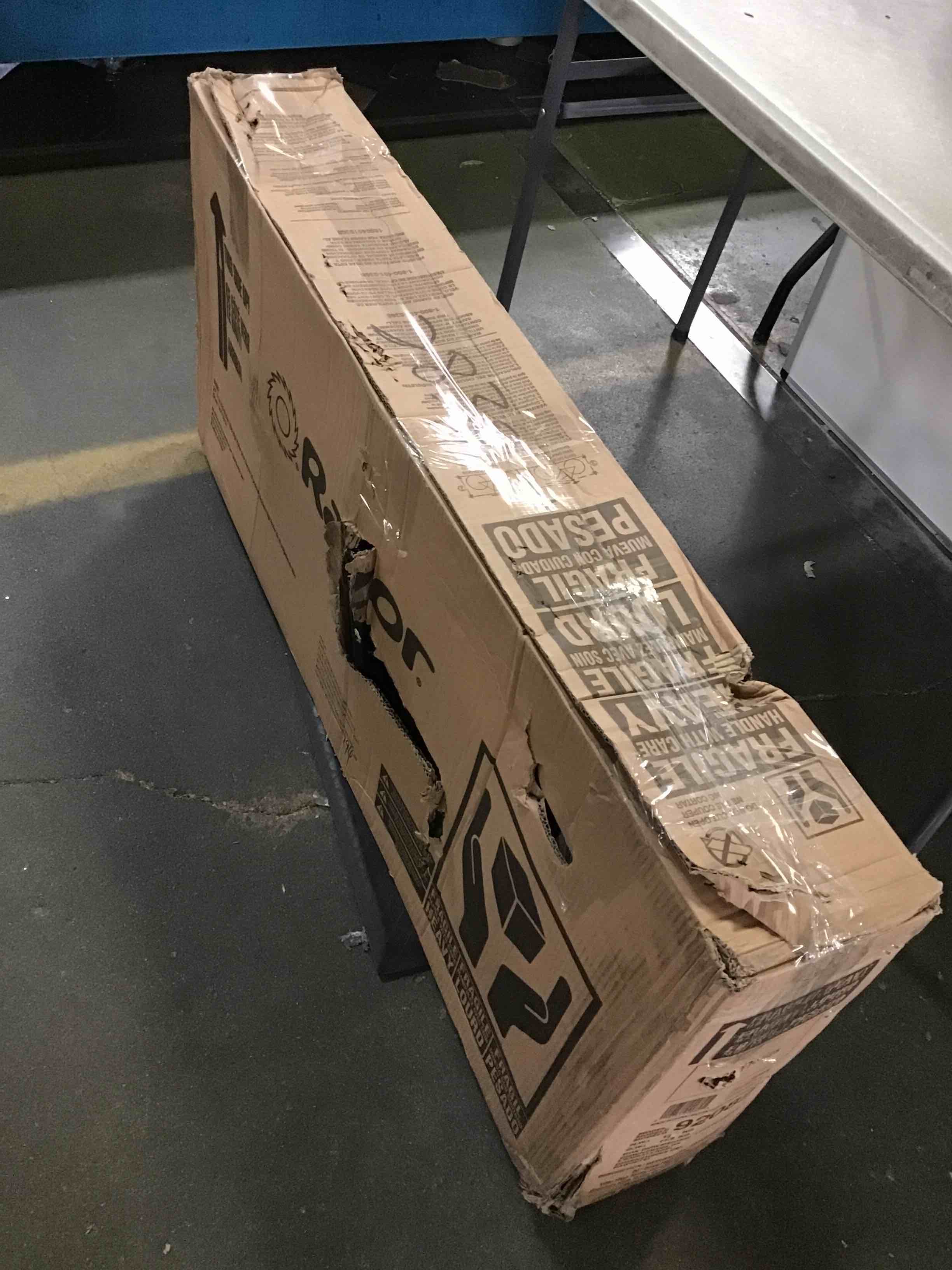 https://s3.amazonaws.com/lotting-images-prod/bidfta/RED5052846_1693417793089.jpeg