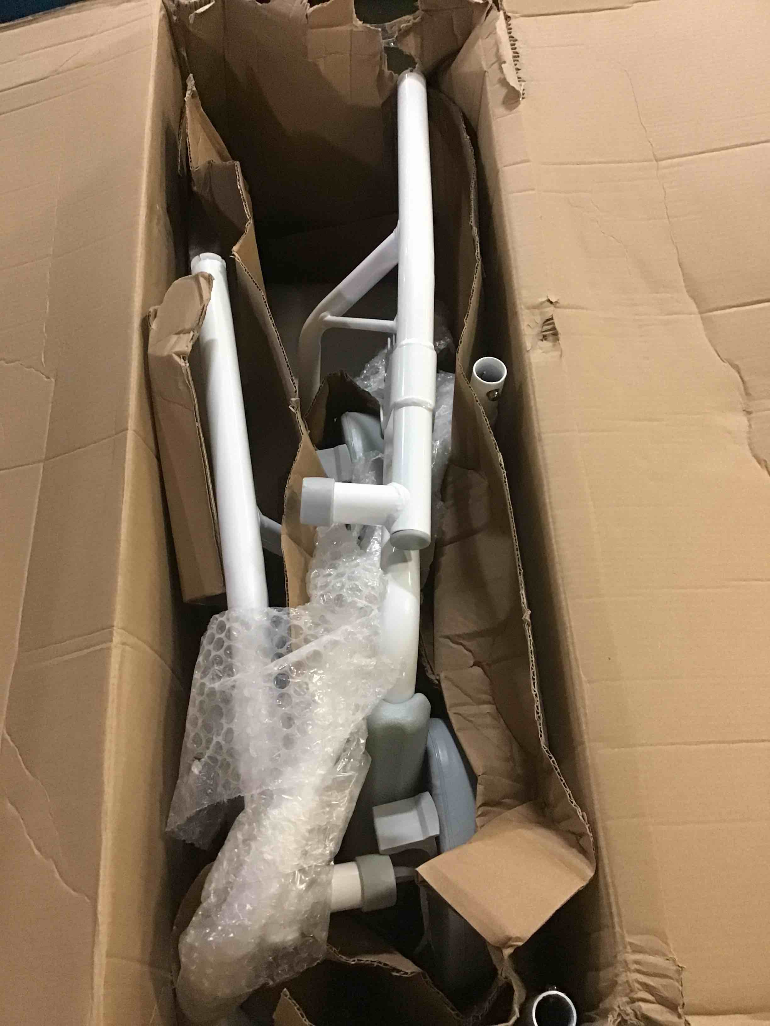 https://s3.amazonaws.com/lotting-images-prod/bidfta/RED5052906_1693495536830.jpeg