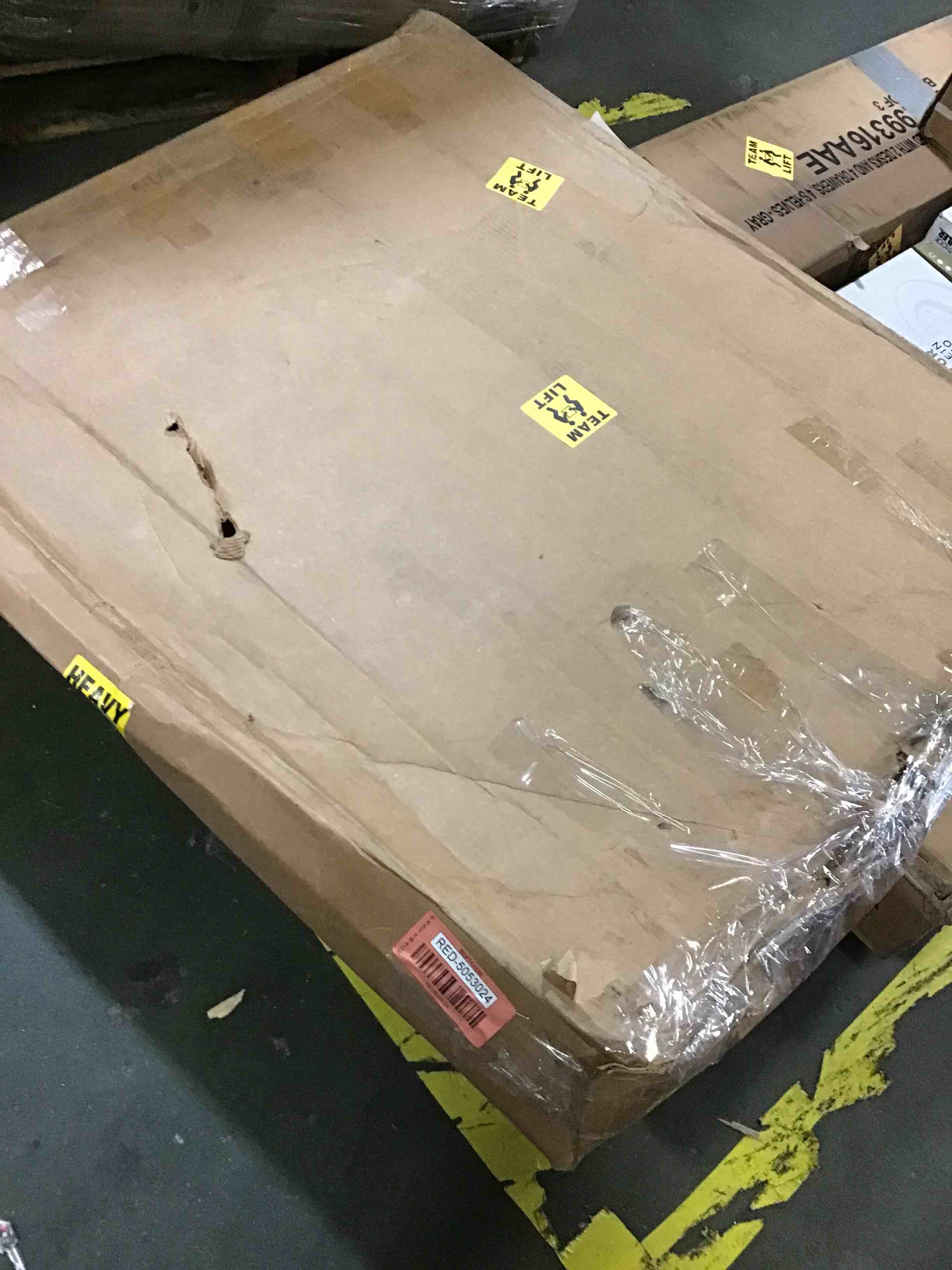 https://s3.amazonaws.com/lotting-images-prod/bidfta/RED5053024_1694007036466.jpeg