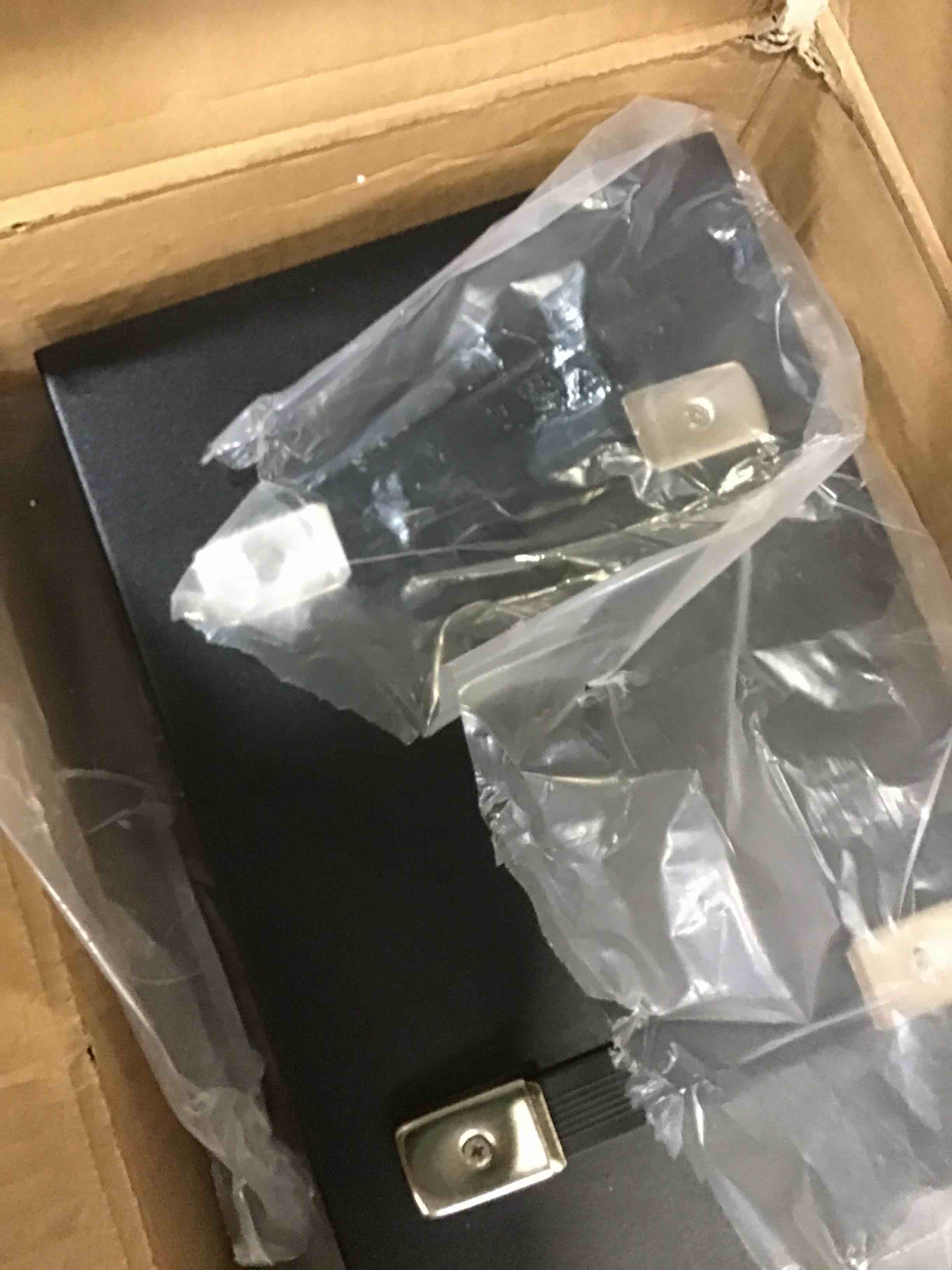 https://s3.amazonaws.com/lotting-images-prod/bidfta/RED5053119_1694028113735.jpeg