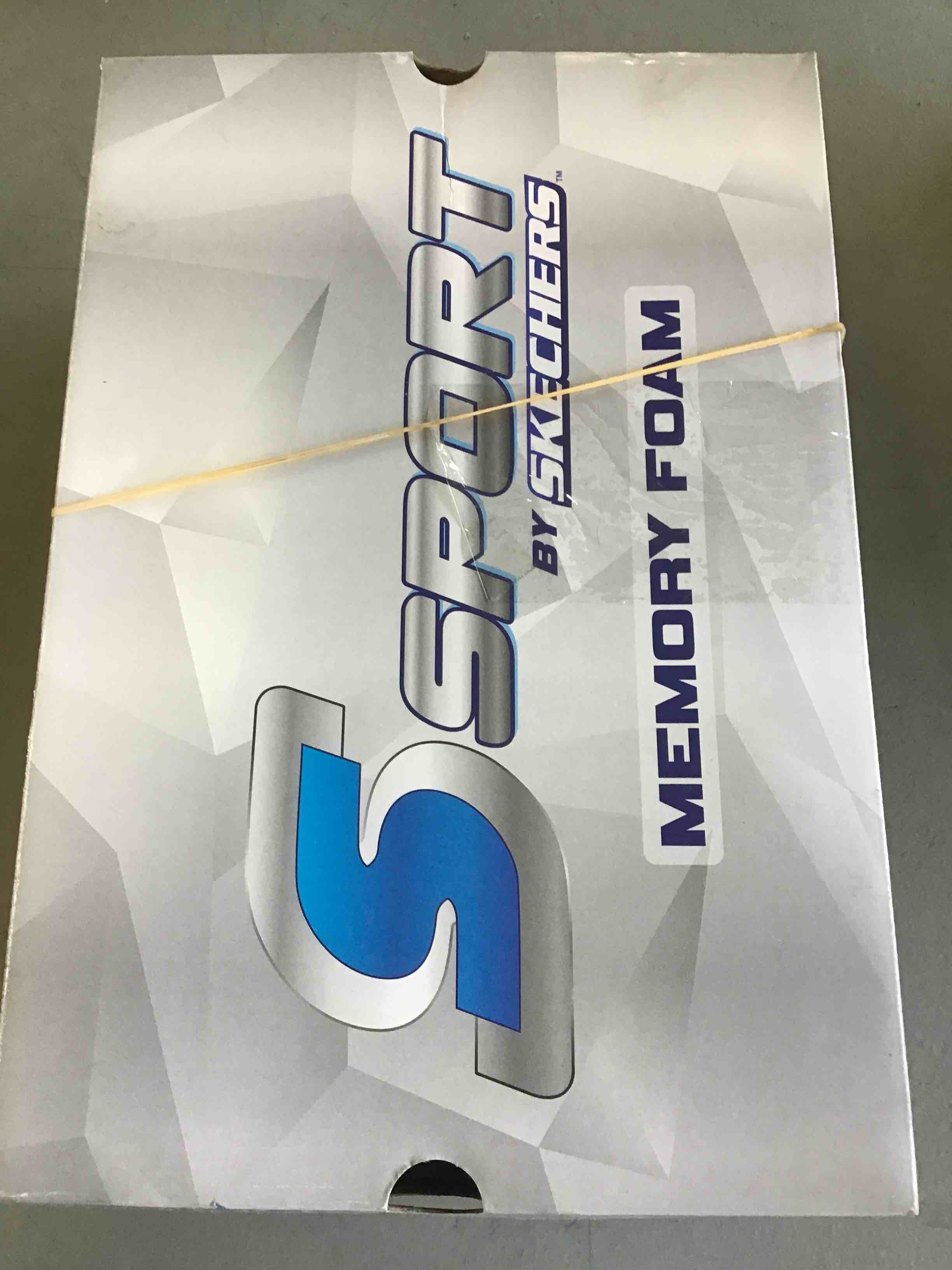 https://s3.amazonaws.com/lotting-images-prod/bidfta/RED5056301_1692732919438.jpeg