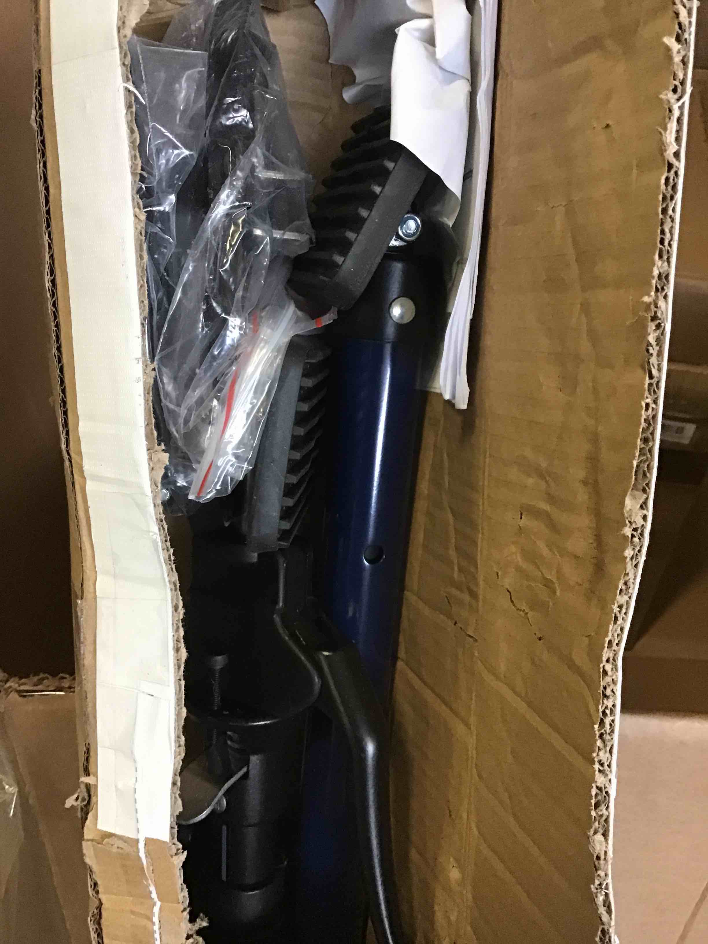 https://s3.amazonaws.com/lotting-images-prod/bidfta/RED5056624_1692816051334.jpeg