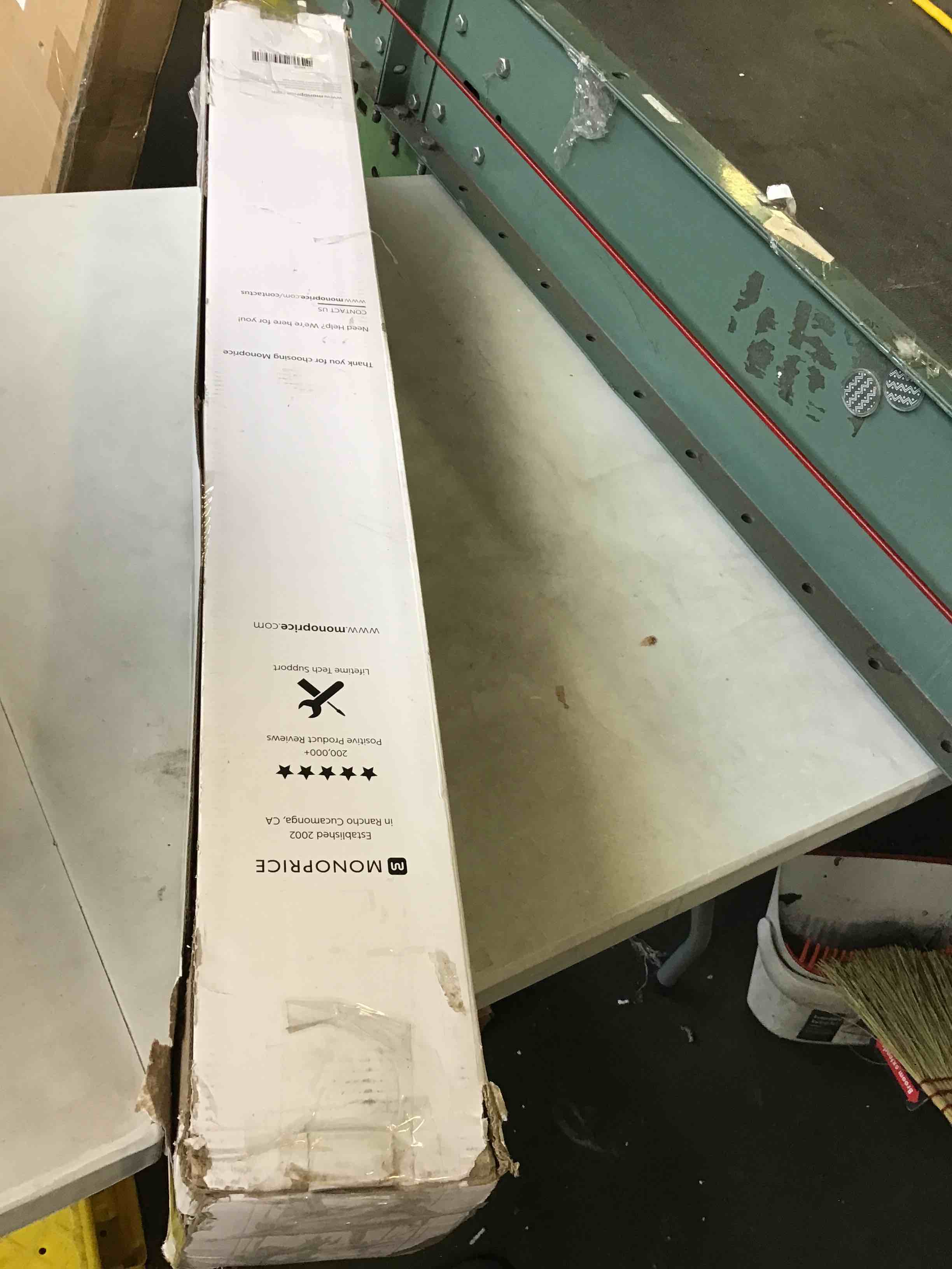https://s3.amazonaws.com/lotting-images-prod/bidfta/RED5057115_1692989662759.jpeg