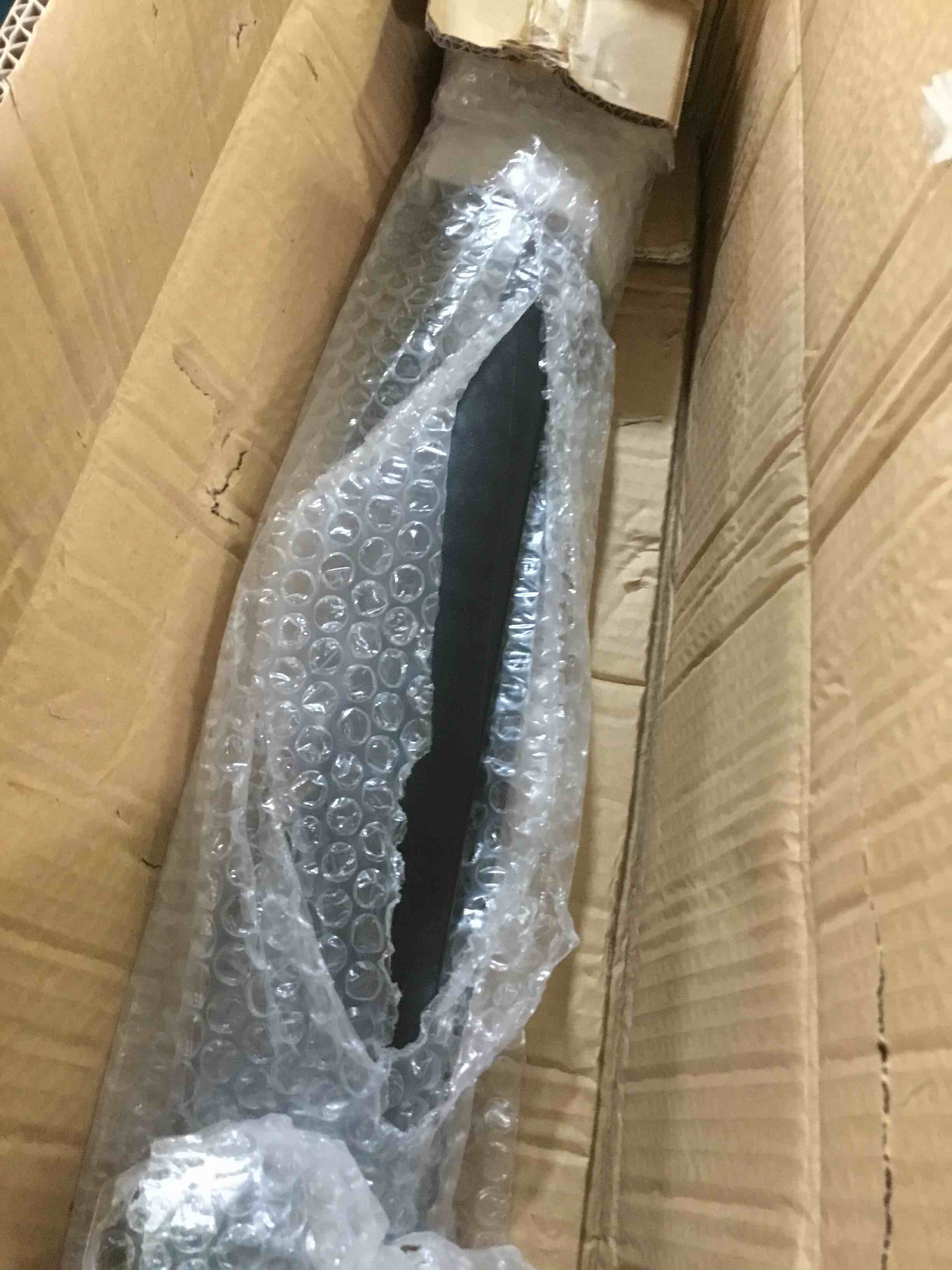 https://s3.amazonaws.com/lotting-images-prod/bidfta/RED5058630_1692974095046.jpeg