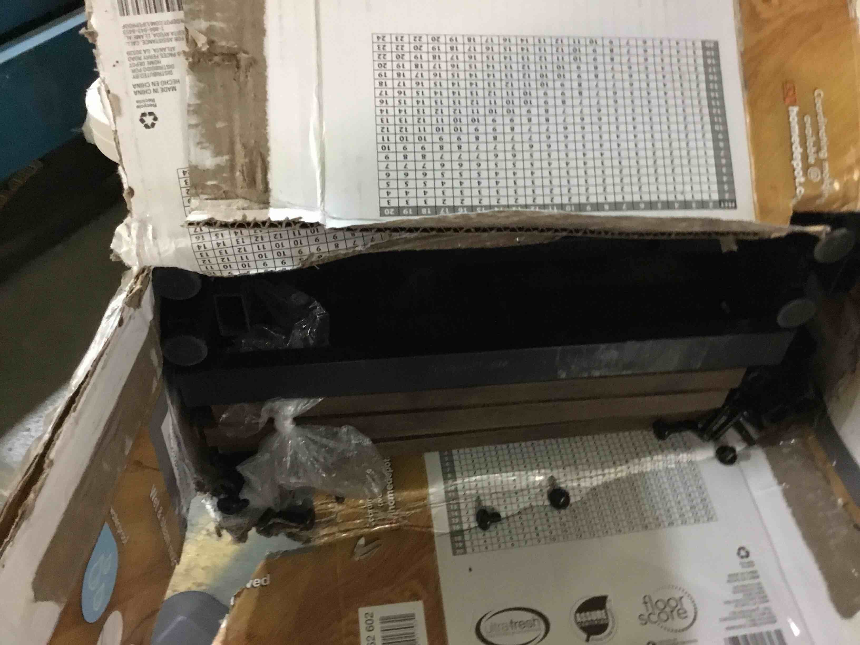 https://s3.amazonaws.com/lotting-images-prod/bidfta/RED5058754_1693049217267.jpeg