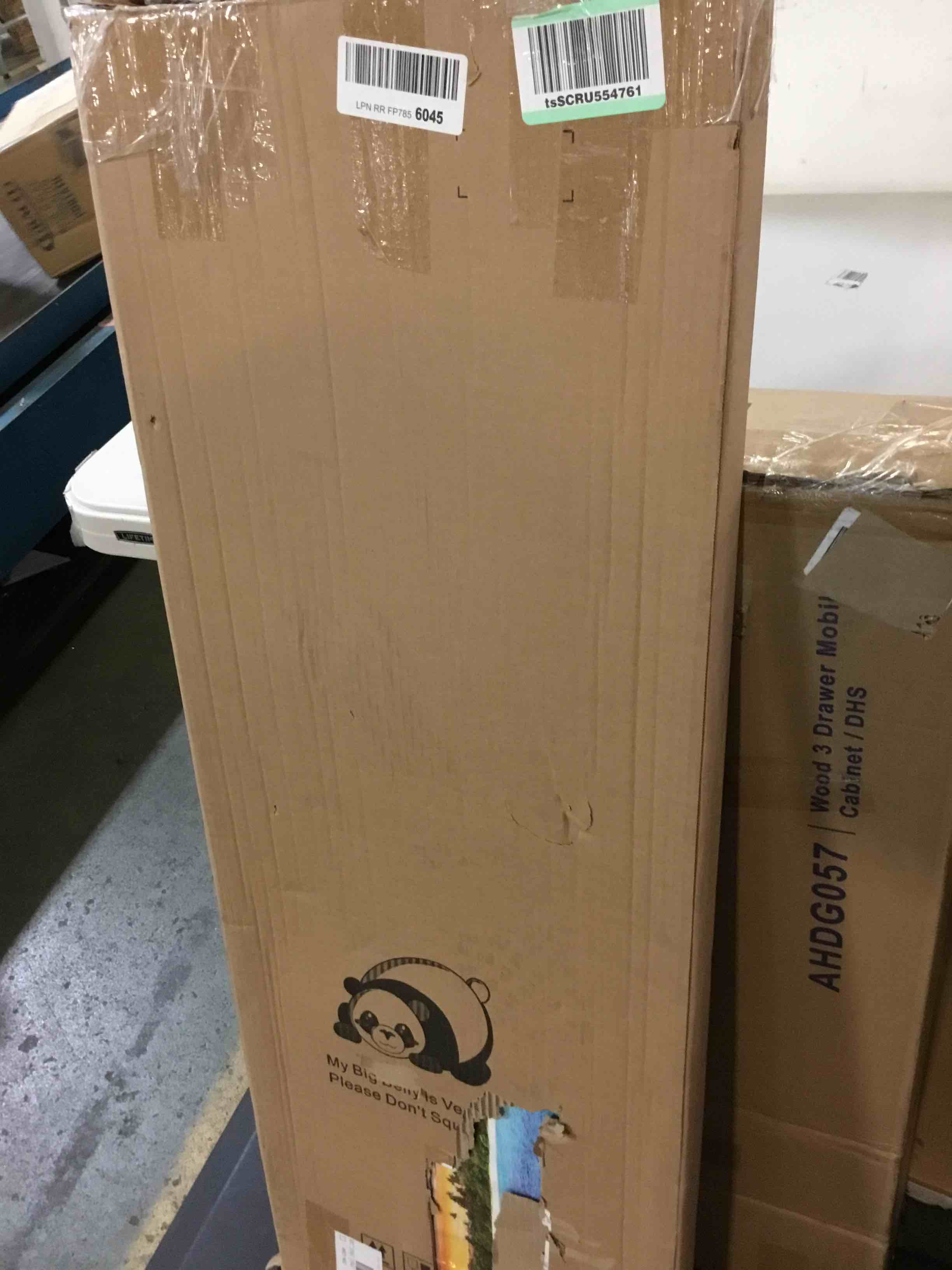 https://s3.amazonaws.com/lotting-images-prod/bidfta/RED5058771_1693051337228.jpeg