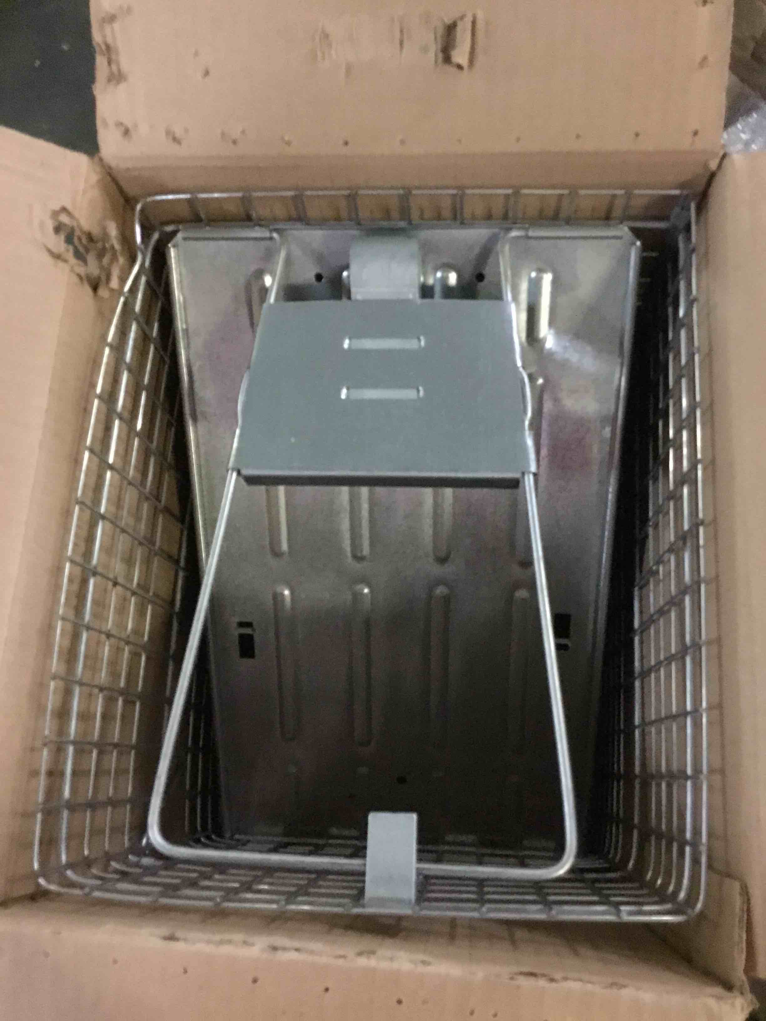 https://s3.amazonaws.com/lotting-images-prod/bidfta/RED5058909_1693229670098.jpeg