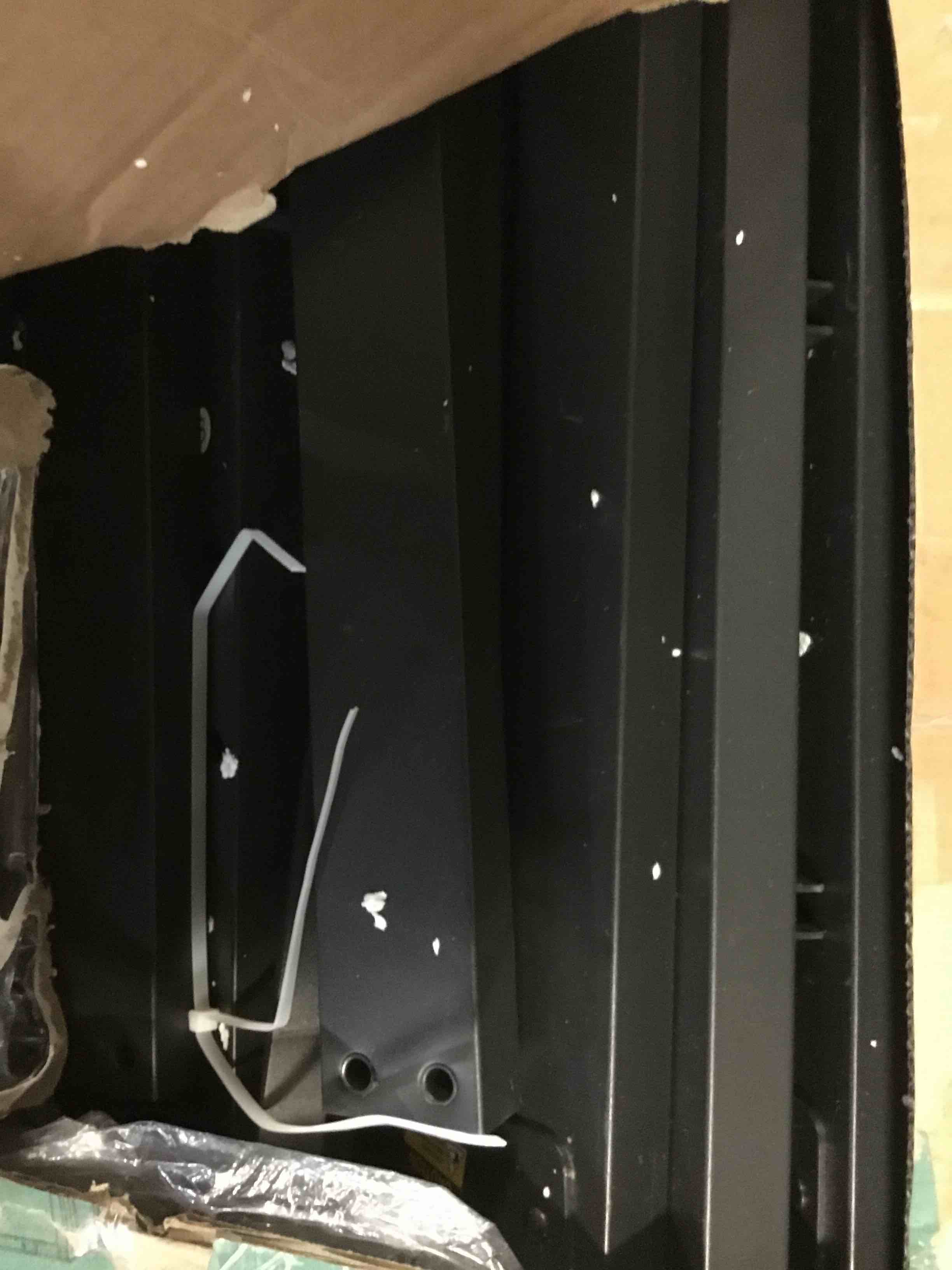 https://s3.amazonaws.com/lotting-images-prod/bidfta/RED5059545_1693483982403.jpeg