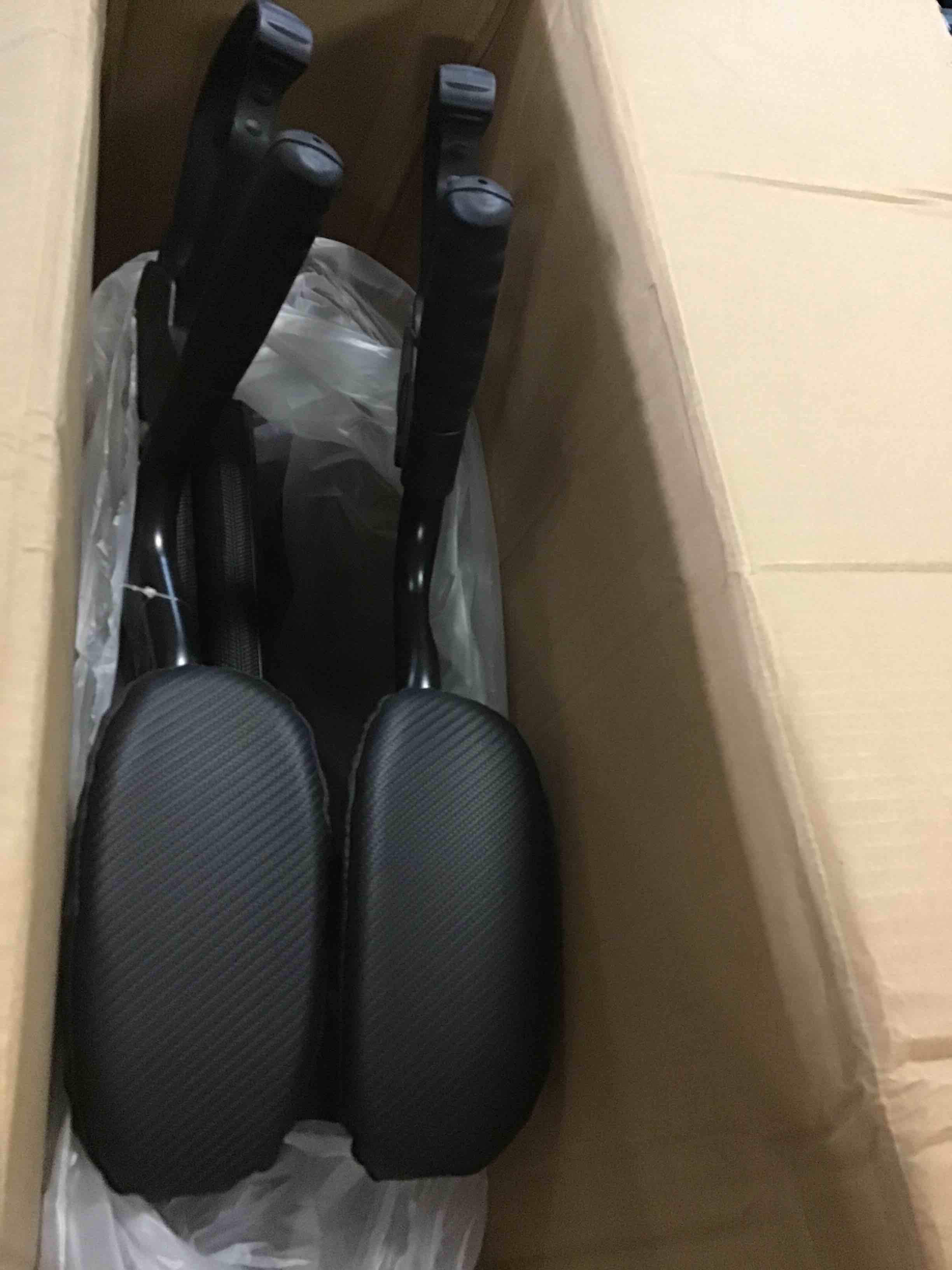 https://s3.amazonaws.com/lotting-images-prod/bidfta/RED5059769_1693571627208.jpeg