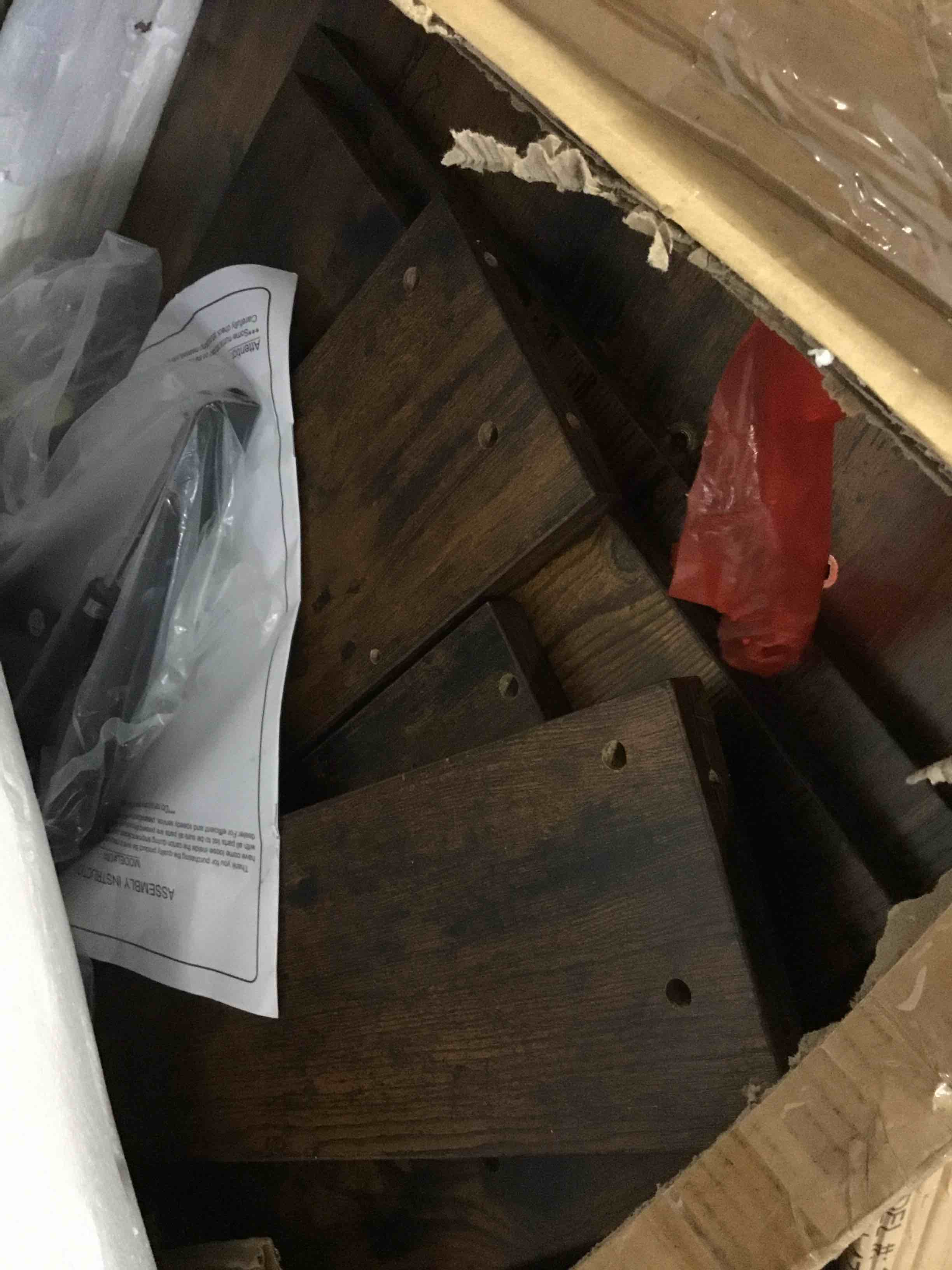 https://s3.amazonaws.com/lotting-images-prod/bidfta/RED5059862_1693914462404.jpeg