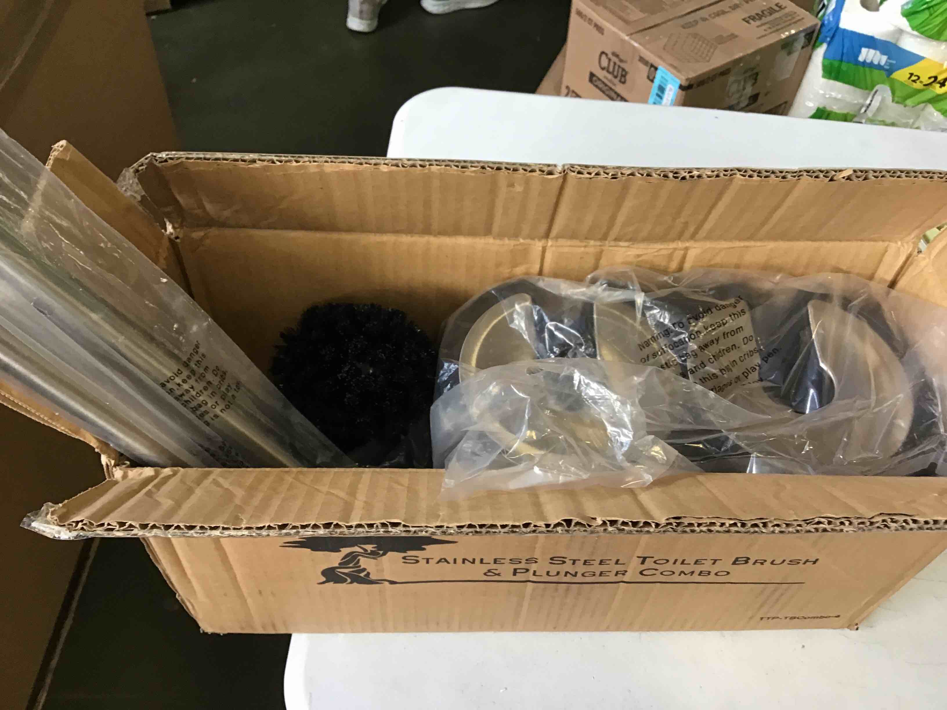 https://s3.amazonaws.com/lotting-images-prod/bidfta/RED5061483_1694202295091.jpeg