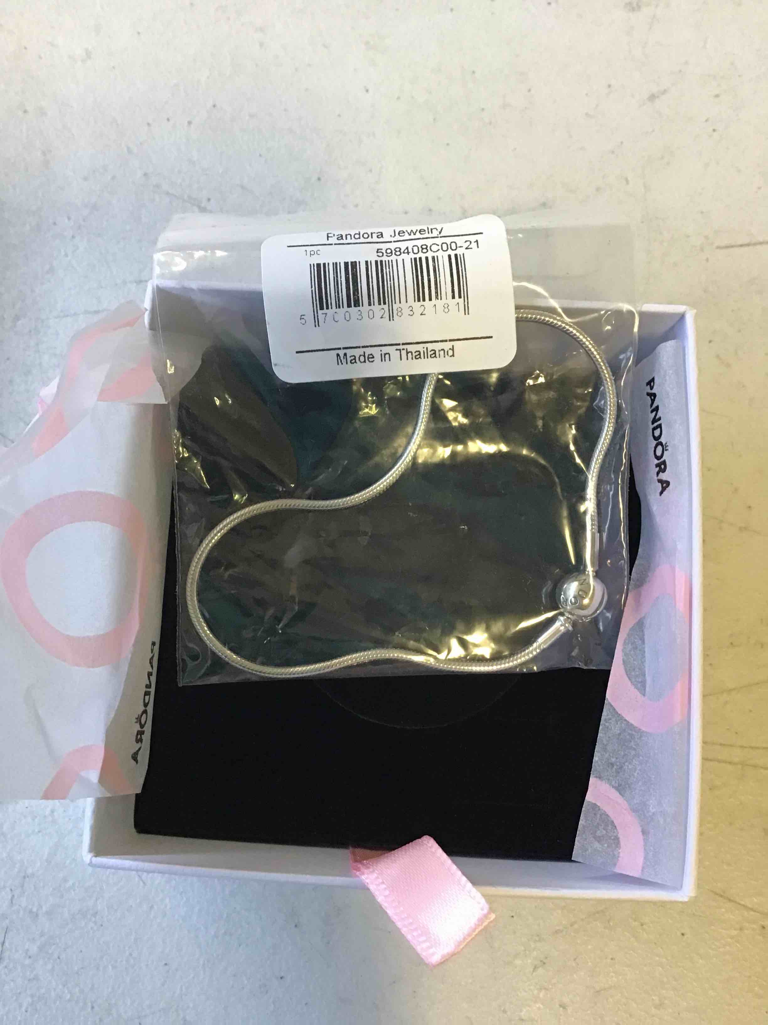 https://s3.amazonaws.com/lotting-images-prod/bidfta/RED5061805_1695135493402.jpeg