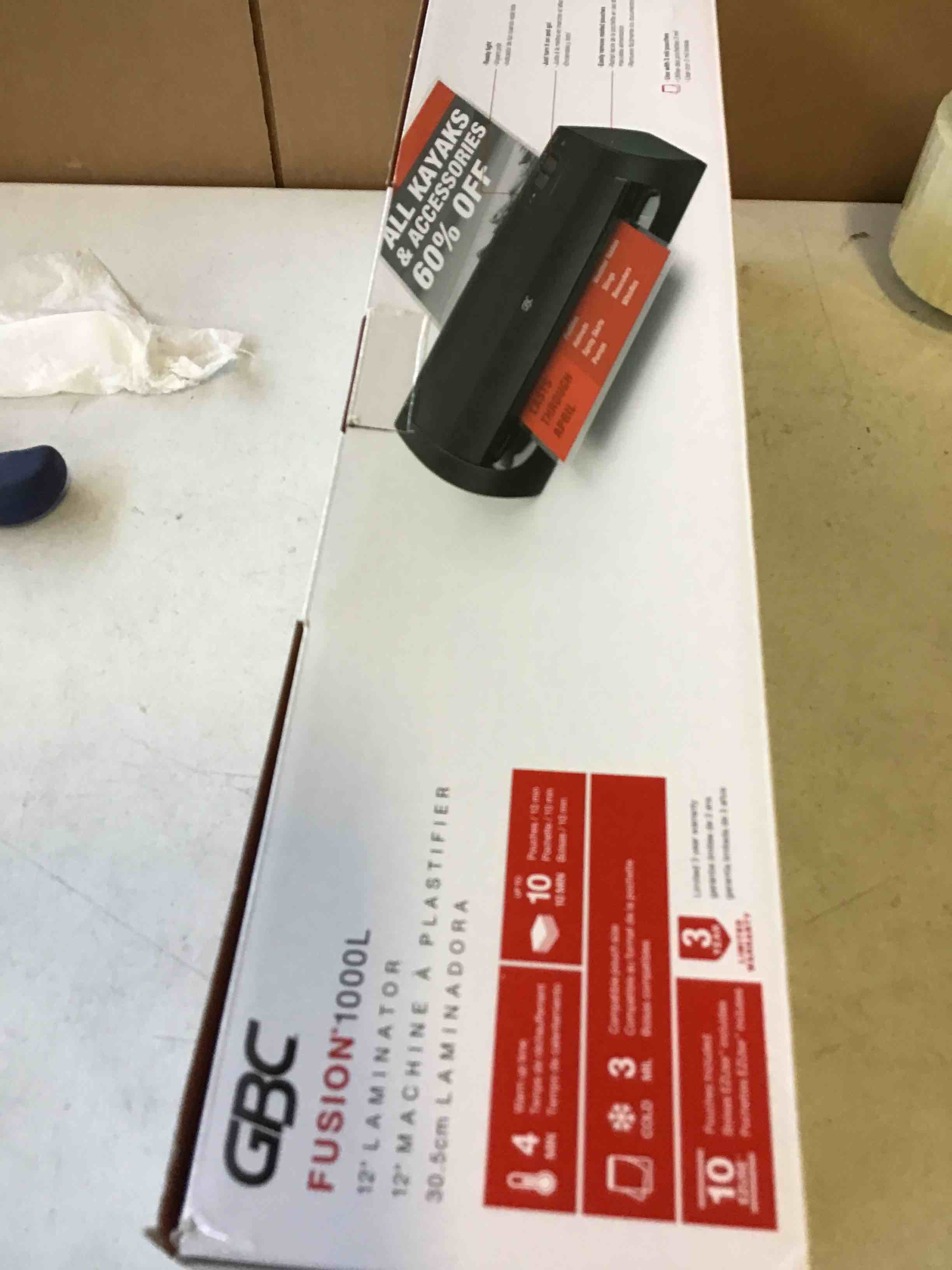 https://s3.amazonaws.com/lotting-images-prod/bidfta/RED5062061_1695235016692.jpeg