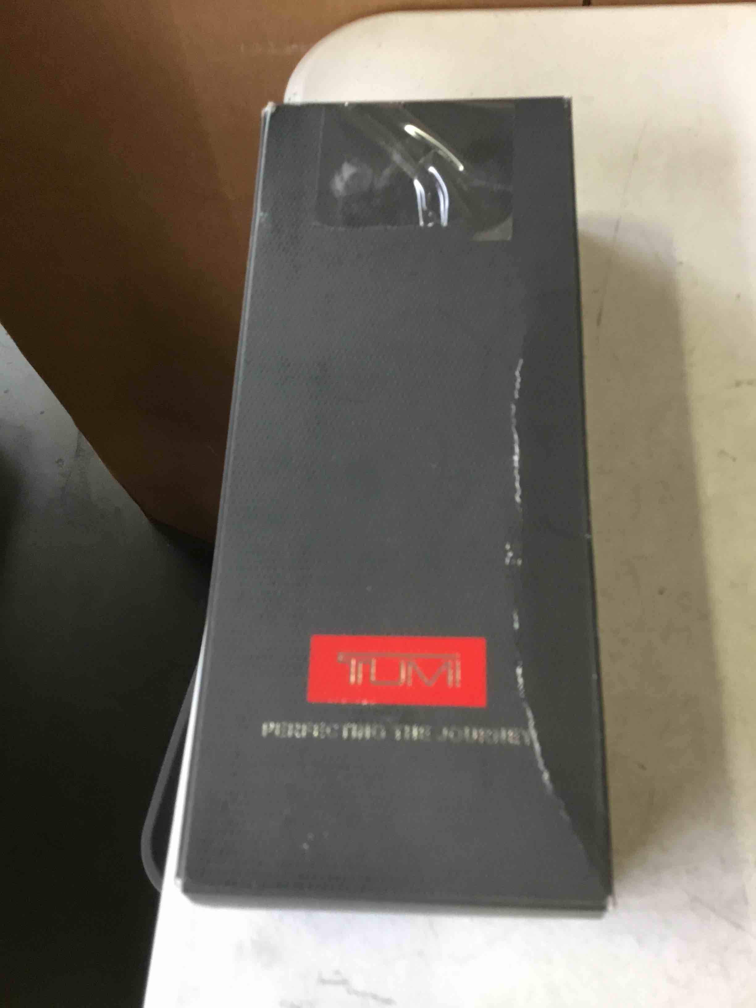 https://s3.amazonaws.com/lotting-images-prod/bidfta/RED5062407_1695843491491.jpeg