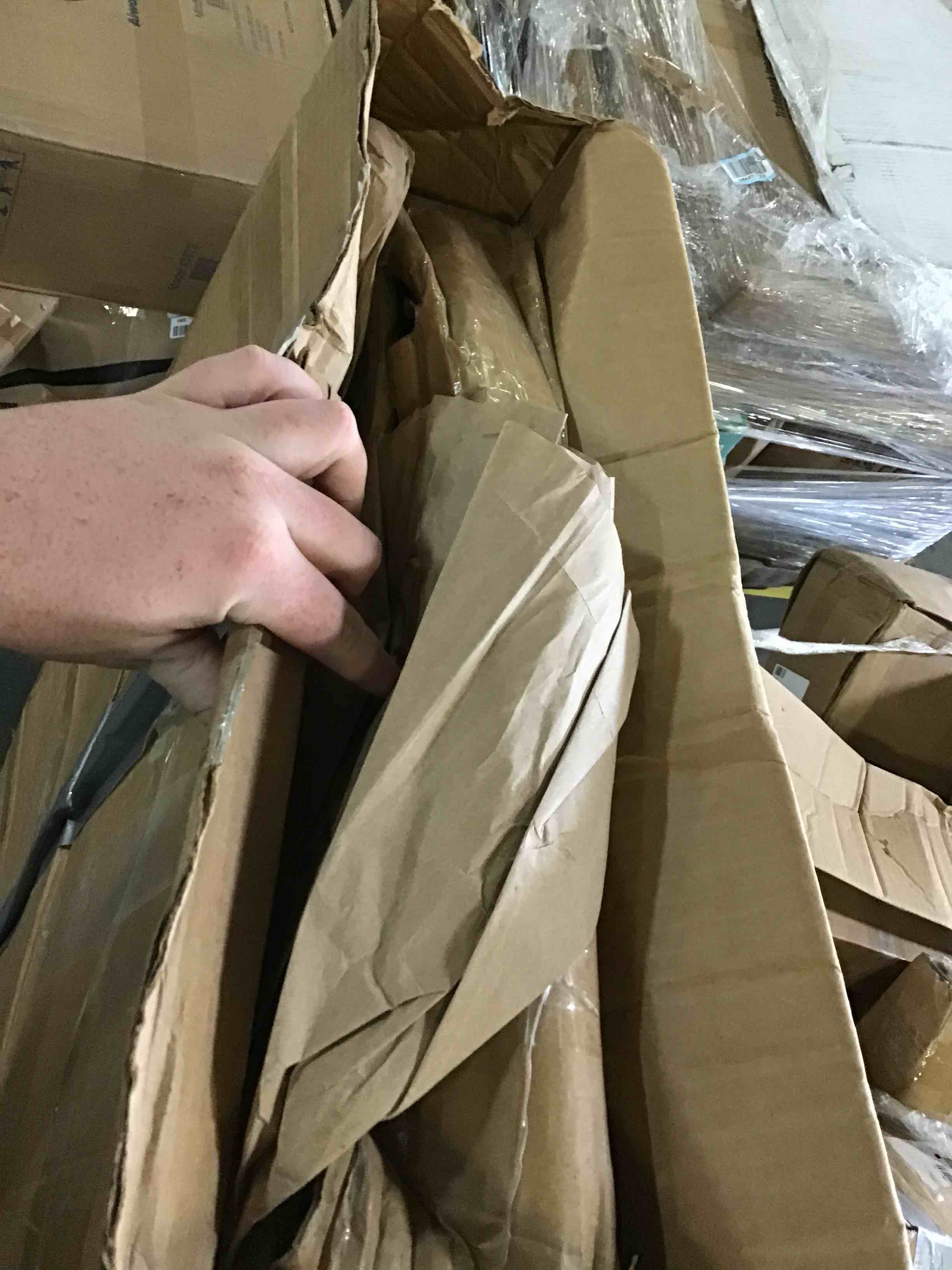 https://s3.amazonaws.com/lotting-images-prod/bidfta/RED5063004_1694457832065.jpeg
