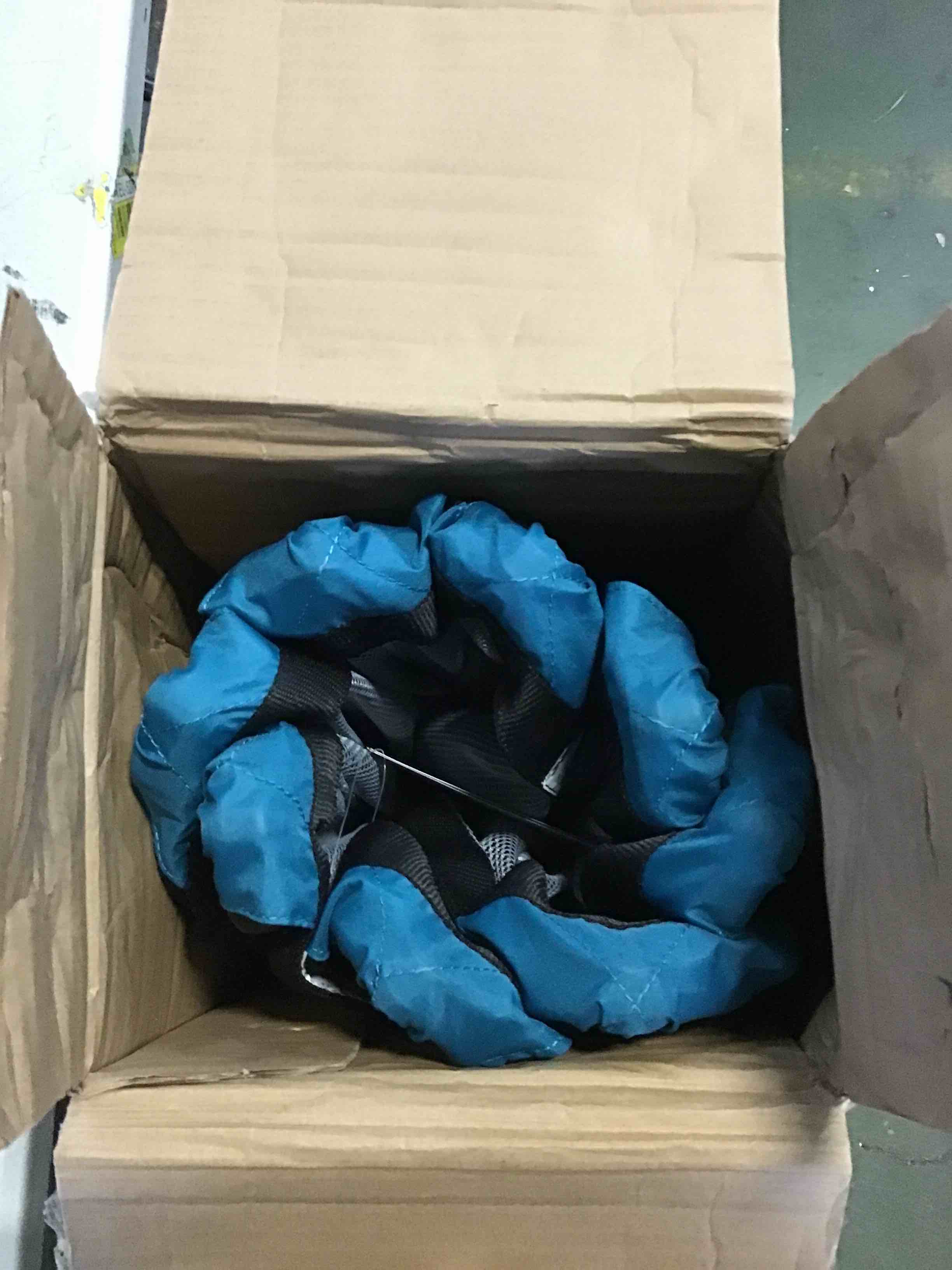 https://s3.amazonaws.com/lotting-images-prod/bidfta/RED5063106_1694716808407.jpeg