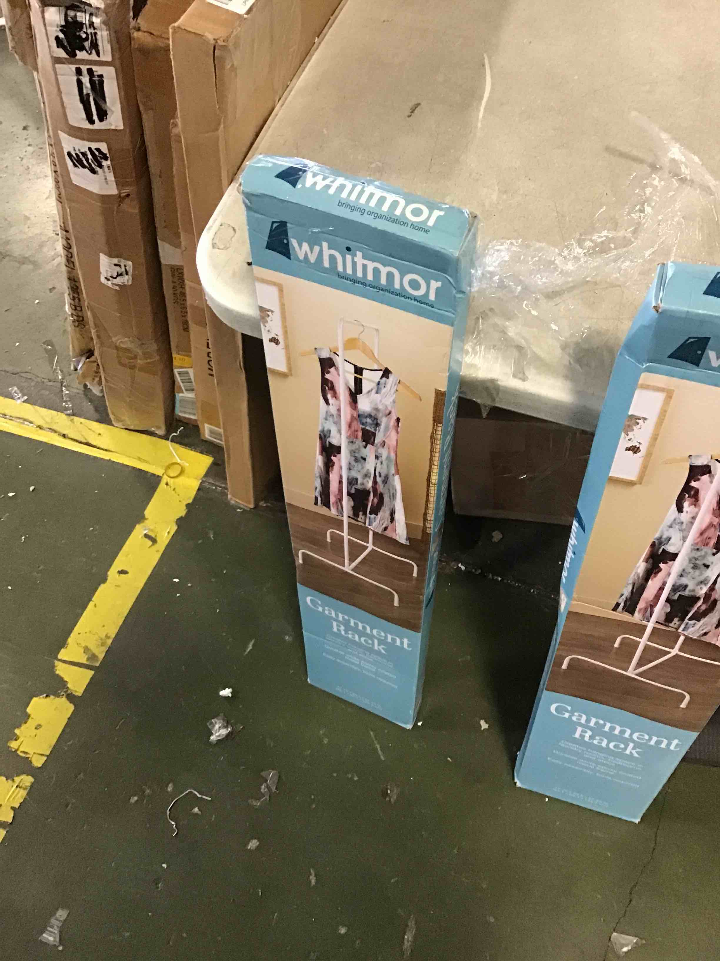 https://s3.amazonaws.com/lotting-images-prod/bidfta/RED5063109_1694717221439.jpeg