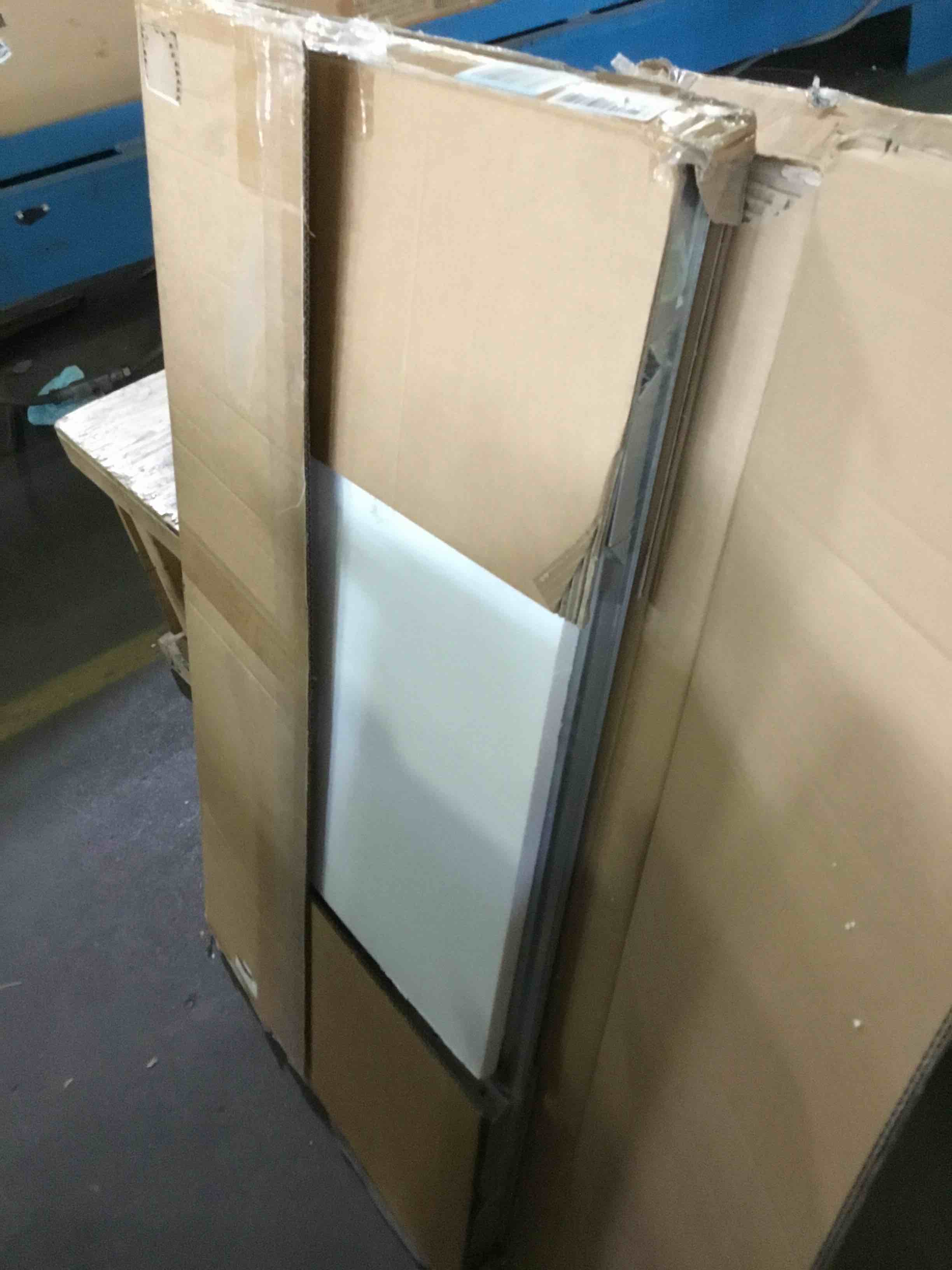 https://s3.amazonaws.com/lotting-images-prod/bidfta/RED5063359_1695047261331.jpeg