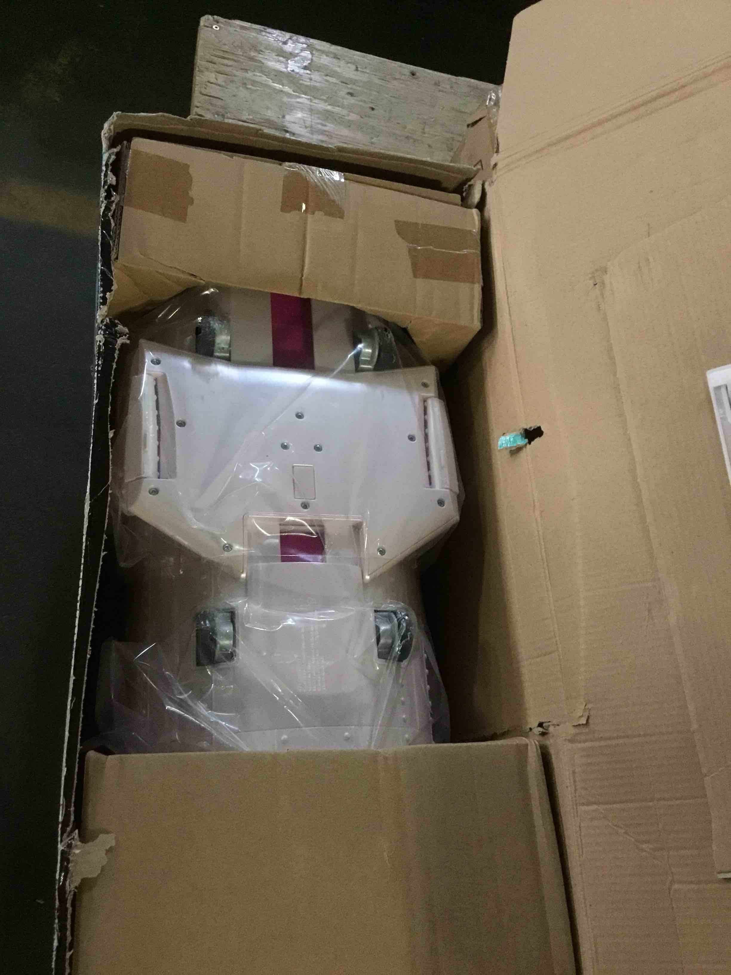 https://s3.amazonaws.com/lotting-images-prod/bidfta/RED5063403_1695054277249.jpeg
