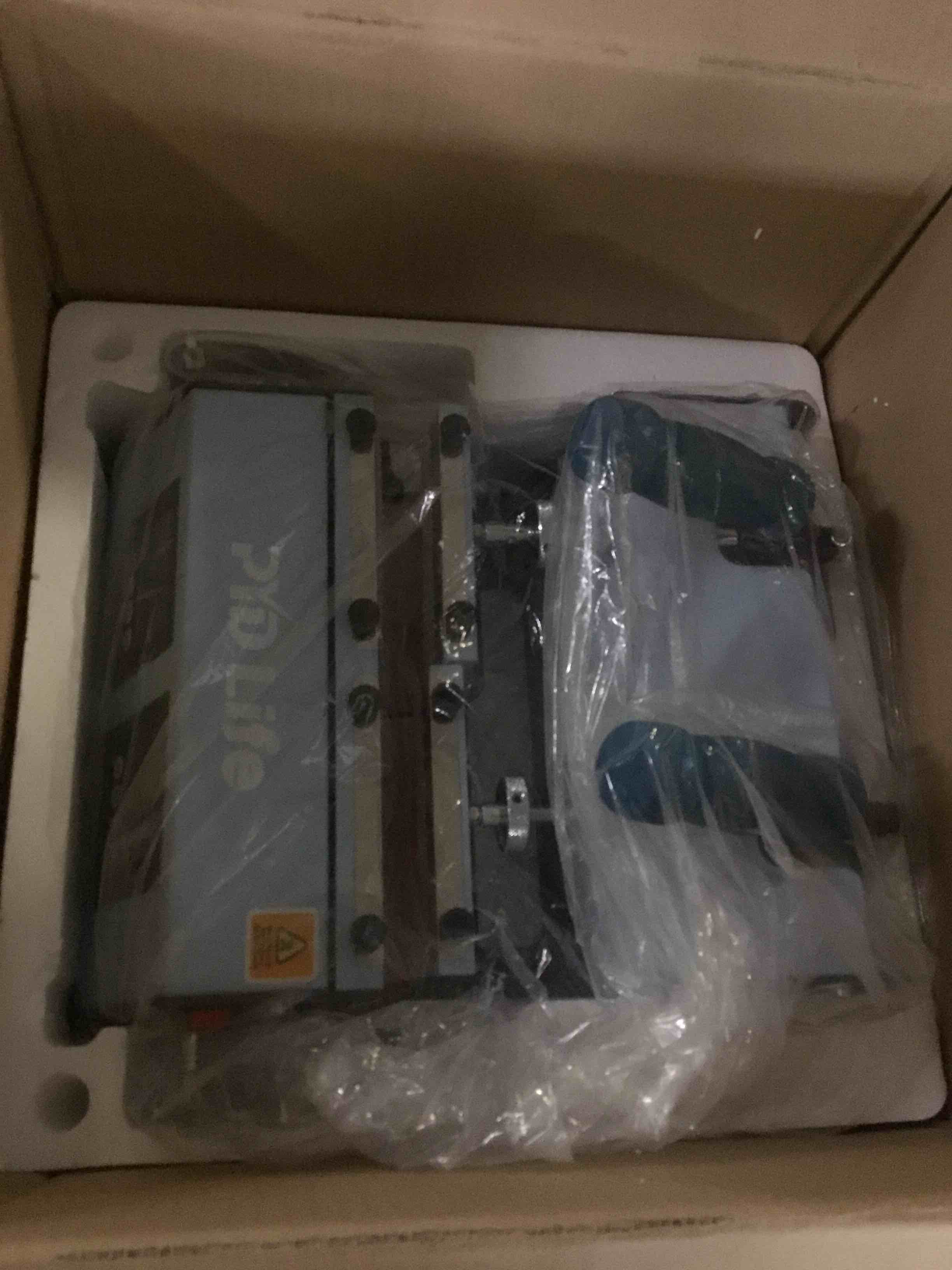 https://s3.amazonaws.com/lotting-images-prod/bidfta/RED5063517_1695128963415.jpeg
