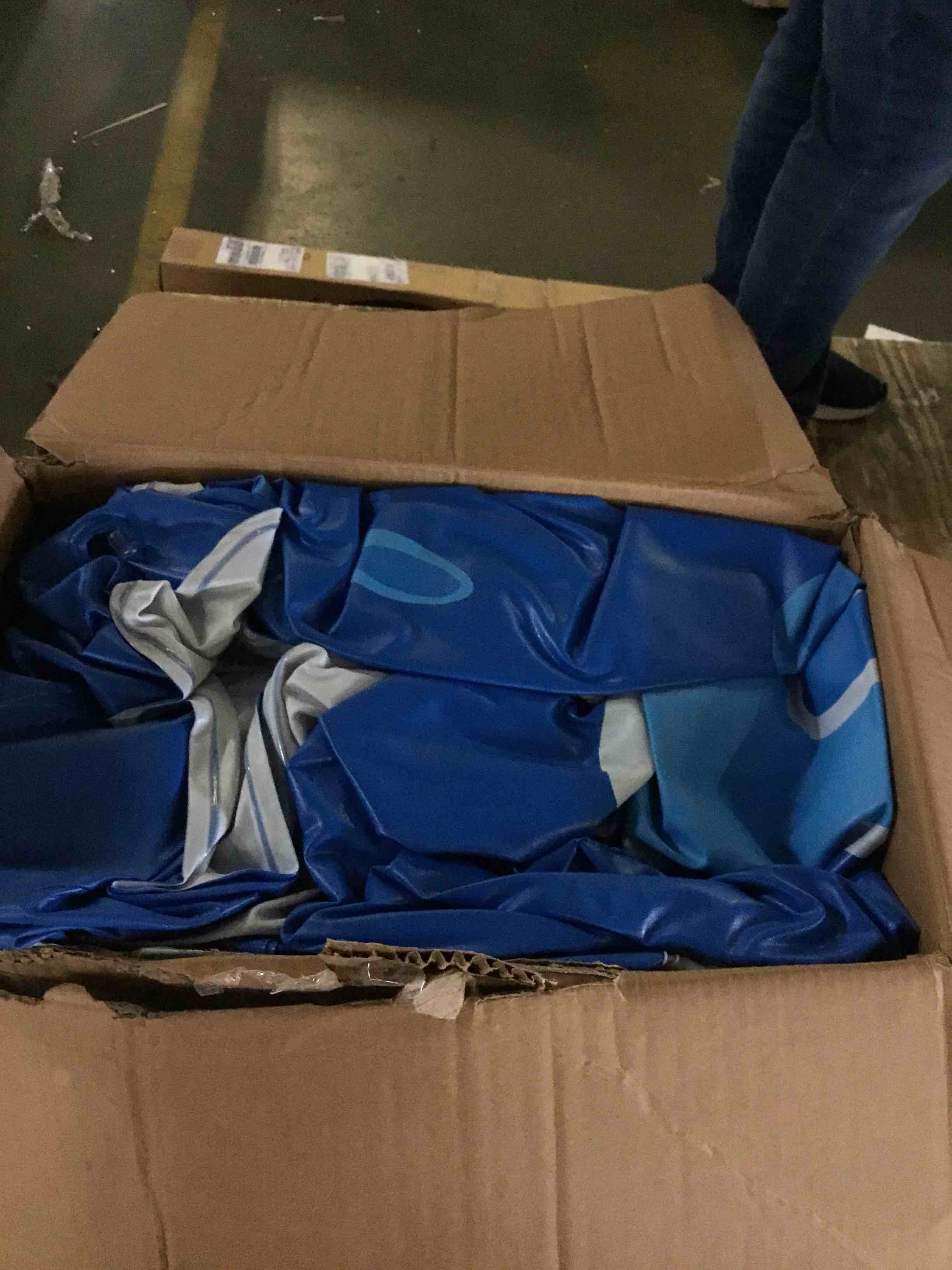 https://s3.amazonaws.com/lotting-images-prod/bidfta/RED5063531_1695131252990.jpeg
