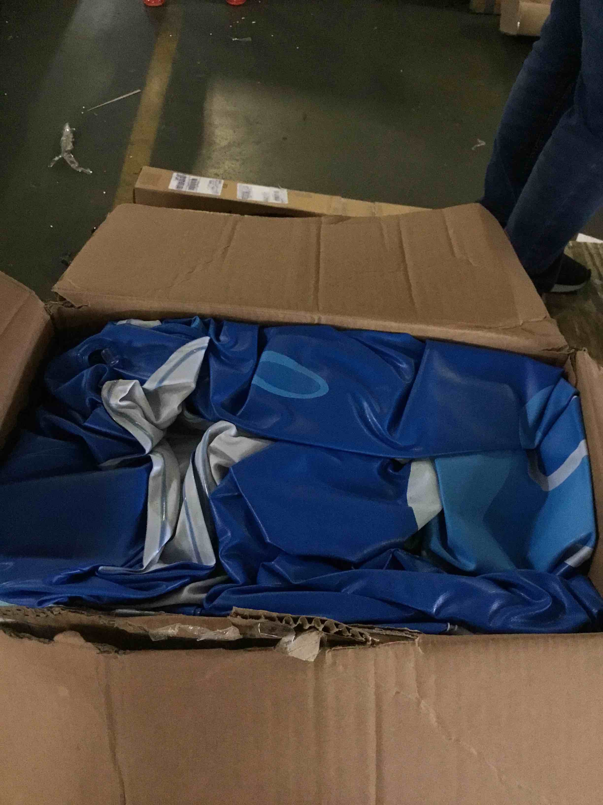 https://s3.amazonaws.com/lotting-images-prod/bidfta/RED5063531_1695131254268.jpeg