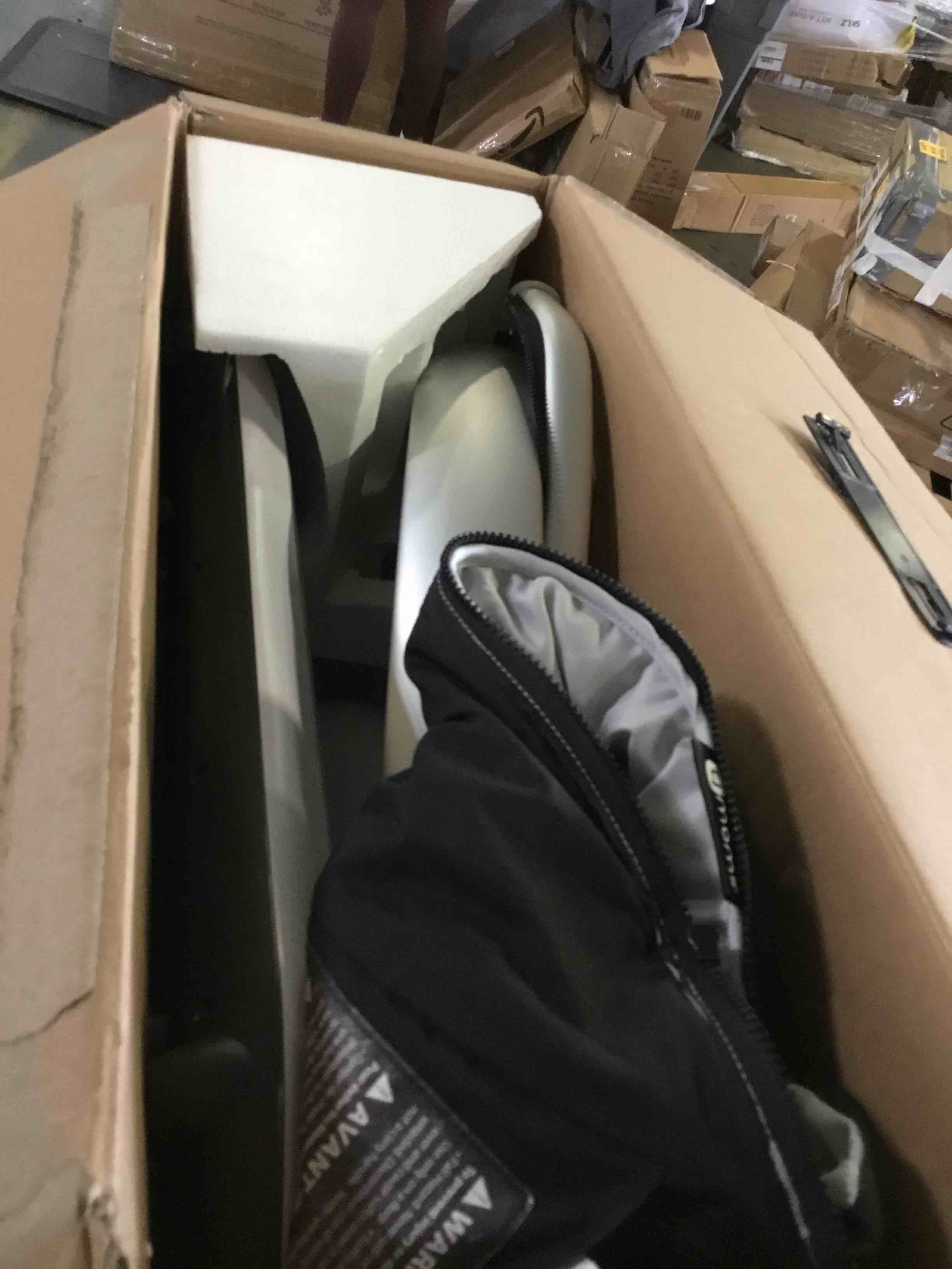 https://s3.amazonaws.com/lotting-images-prod/bidfta/RED5063943_1695306861410.jpeg