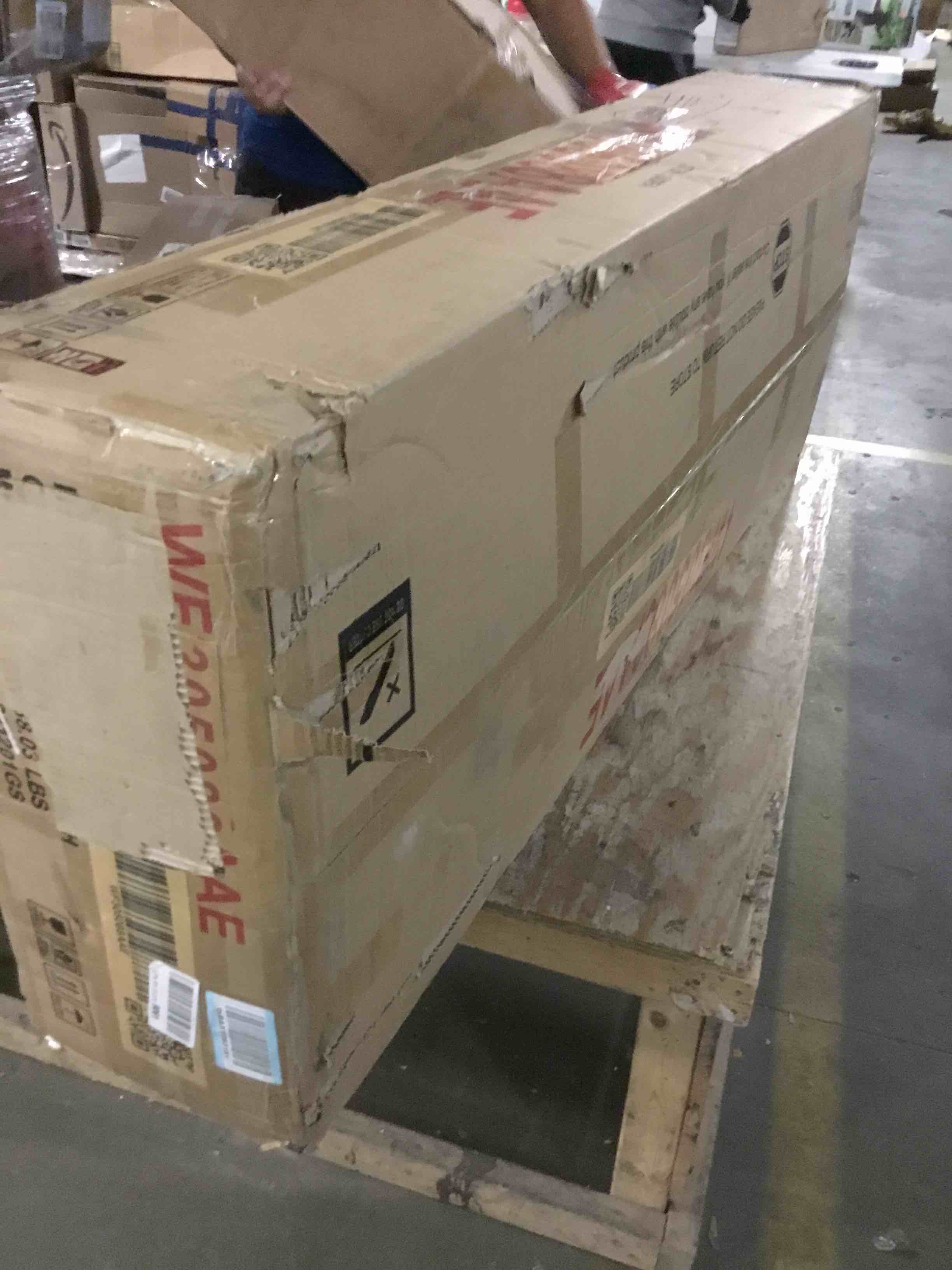 https://s3.amazonaws.com/lotting-images-prod/bidfta/RED5064040_1695381169671.jpeg
