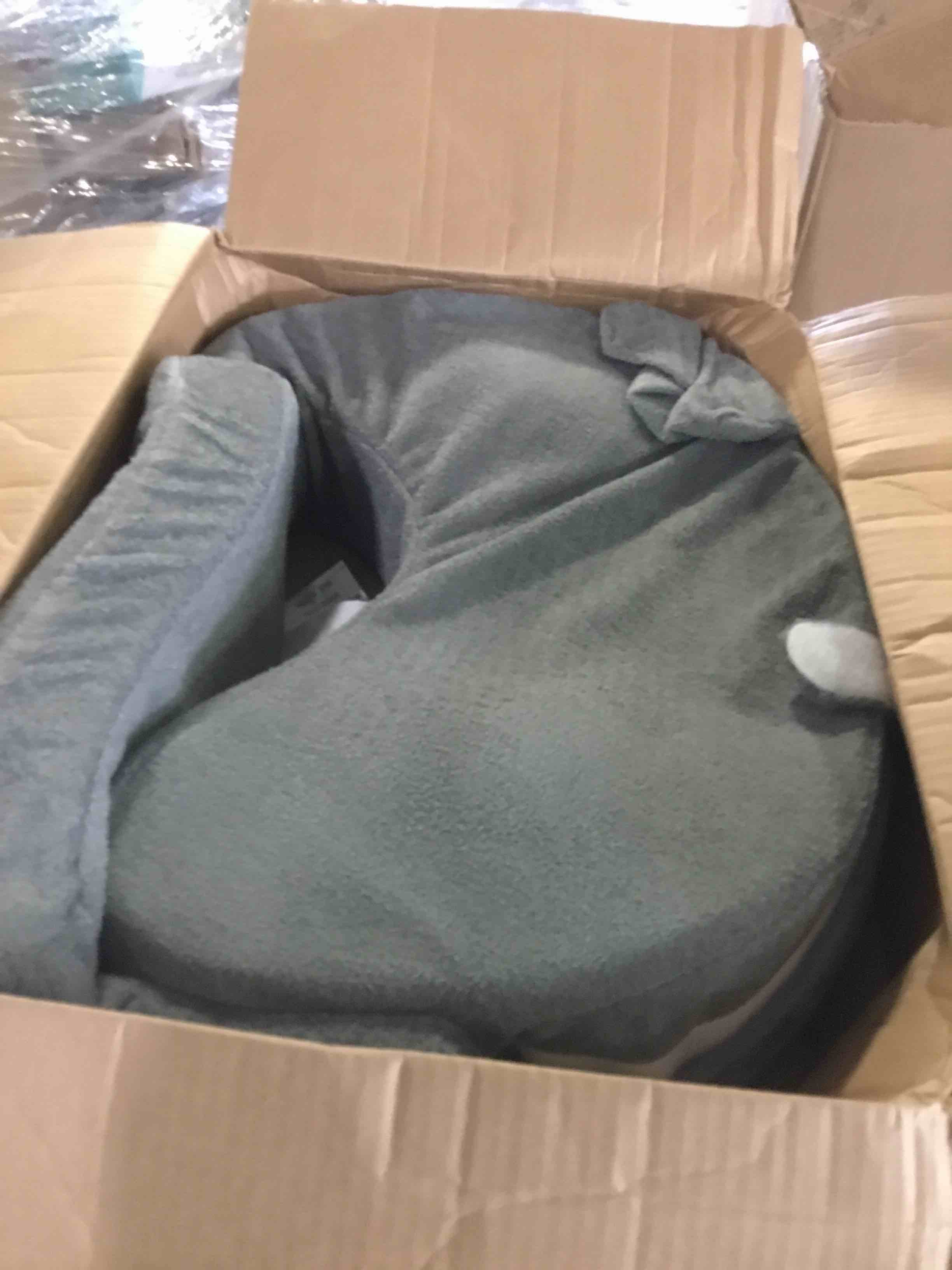 https://s3.amazonaws.com/lotting-images-prod/bidfta/RED5064109_1695390679975.jpeg