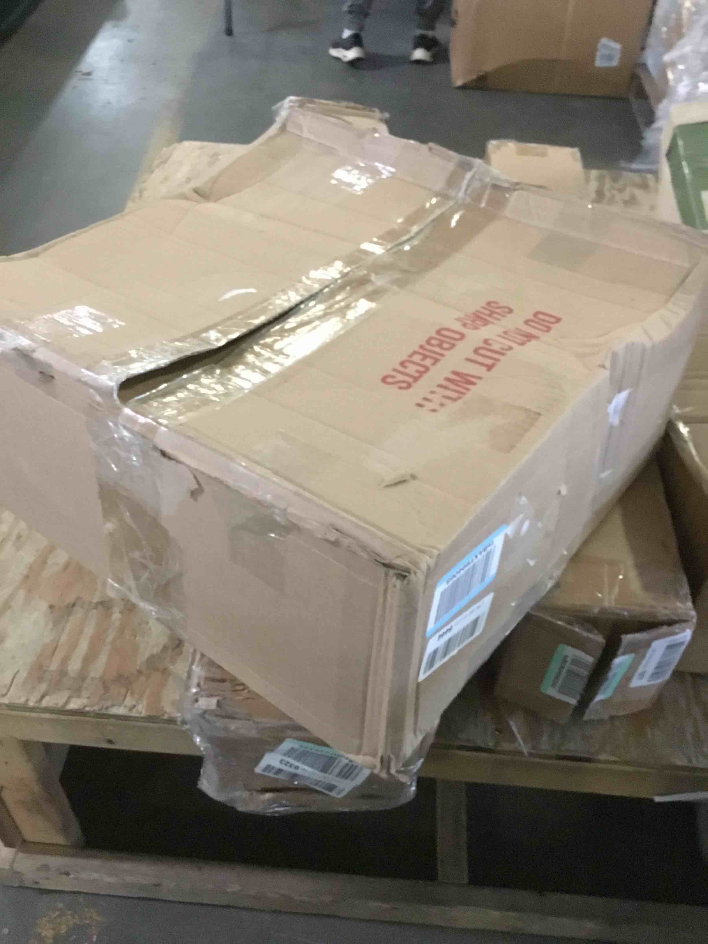 https://s3.amazonaws.com/lotting-images-prod/bidfta/RED5064128_1695394307164.jpeg