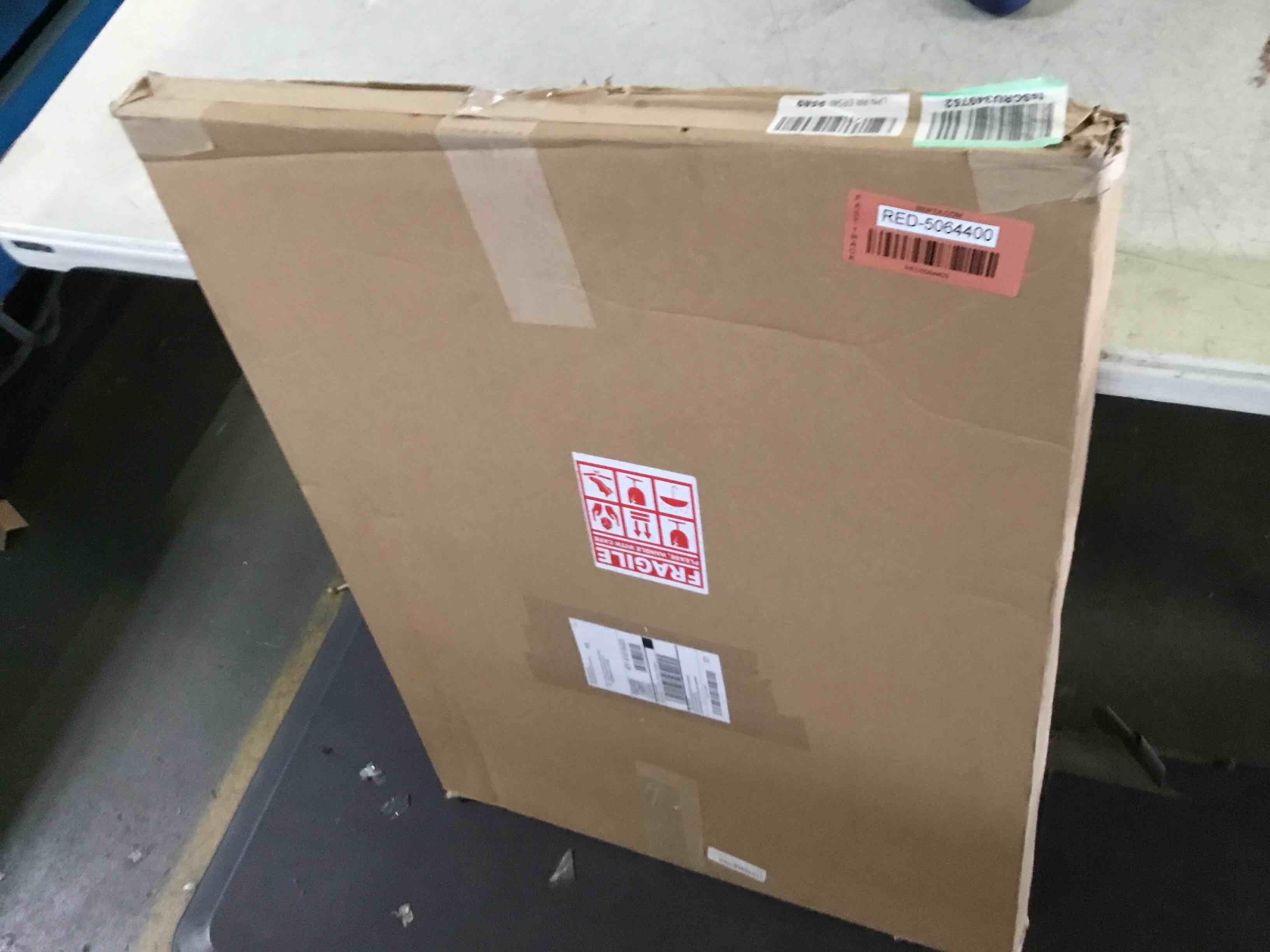 https://s3.amazonaws.com/lotting-images-prod/bidfta/RED5064400_1695745493354.jpeg