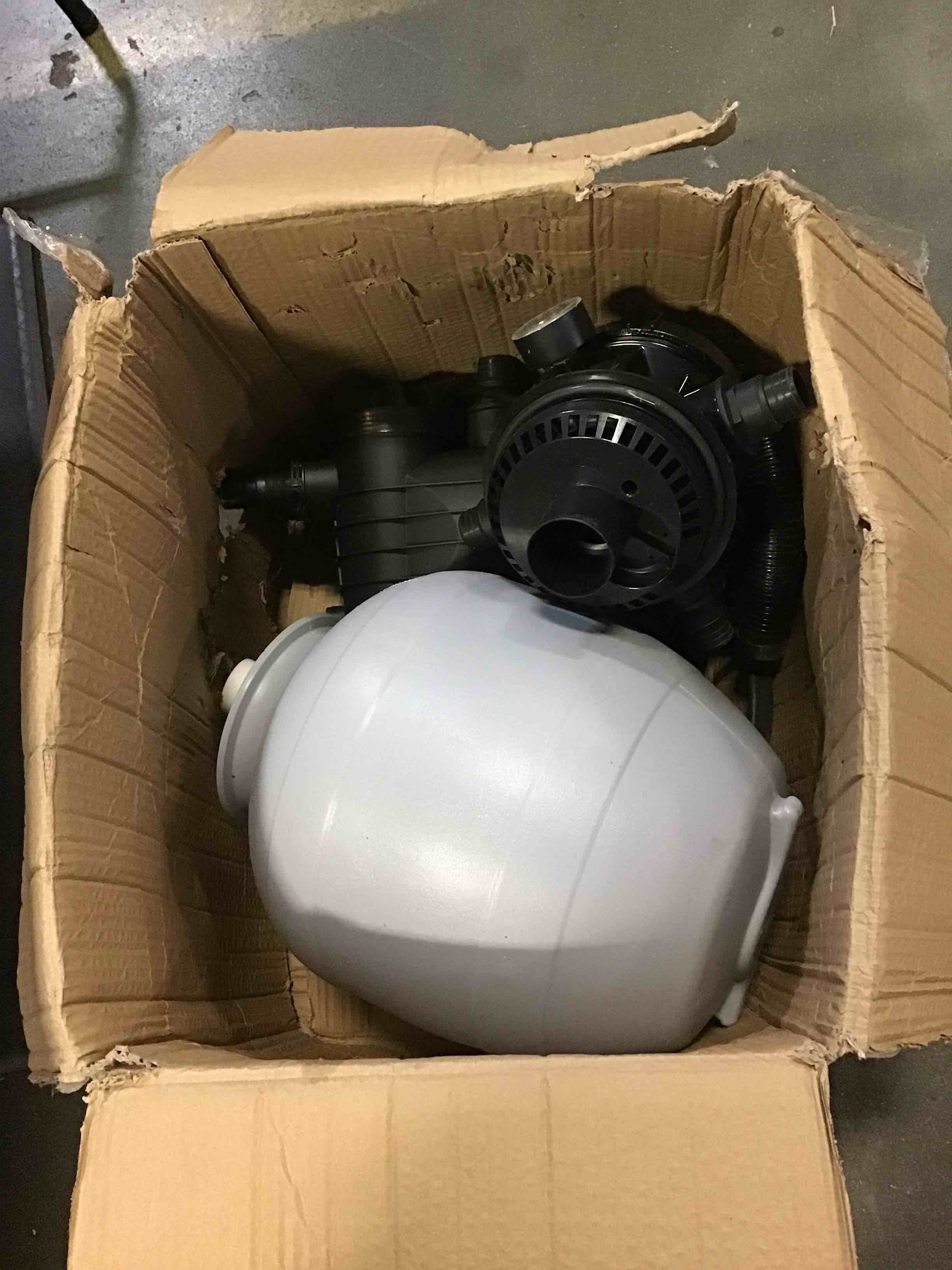 https://s3.amazonaws.com/lotting-images-prod/bidfta/RED5064589_1694347409816.jpeg